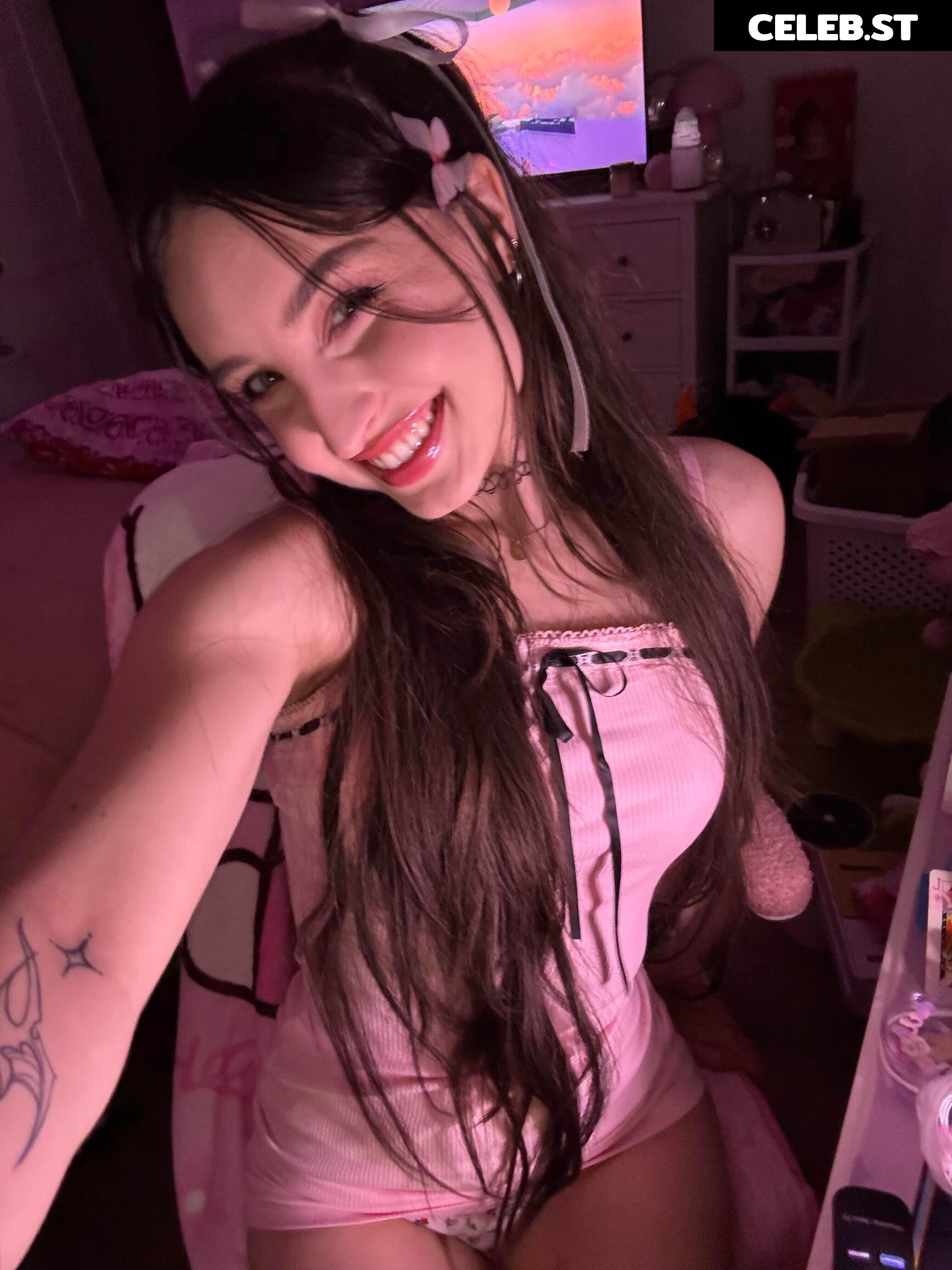 beebee ASMR Image 10197788