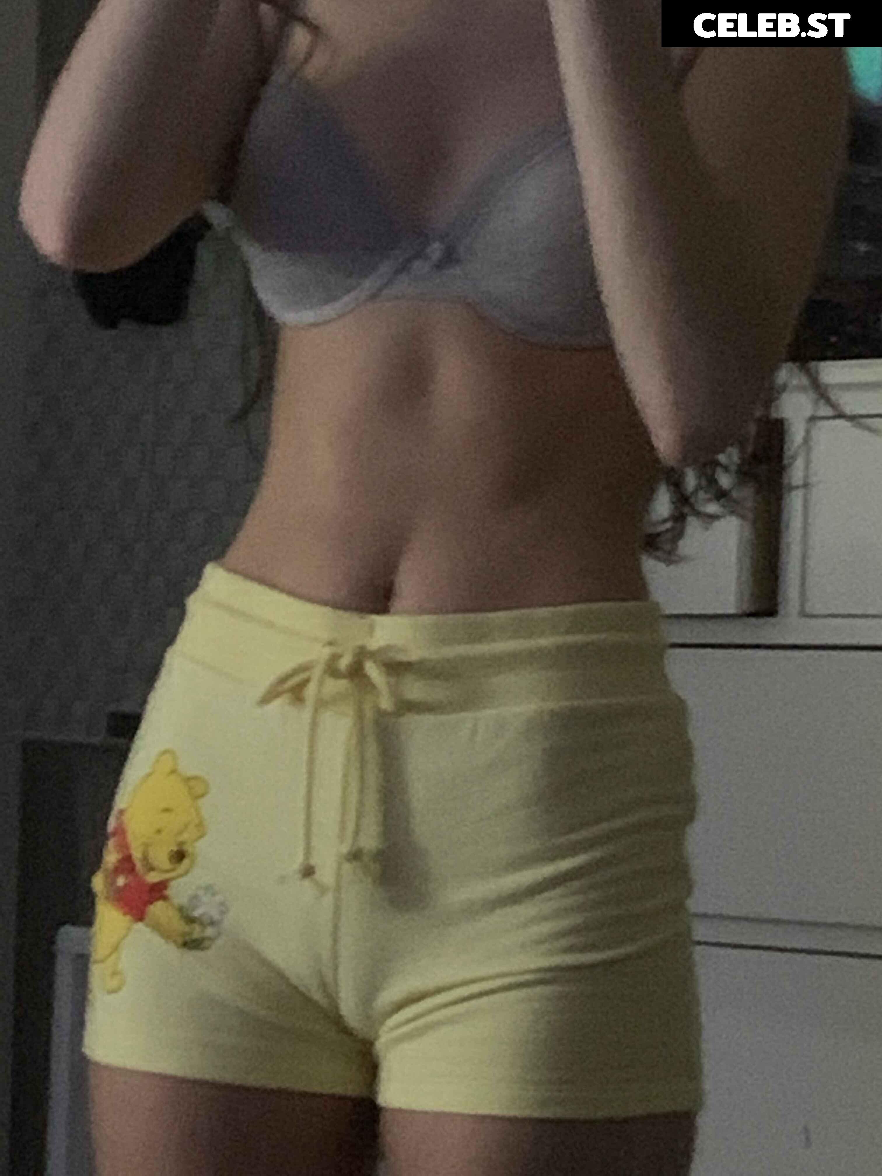beebee ASMR Image 10196925