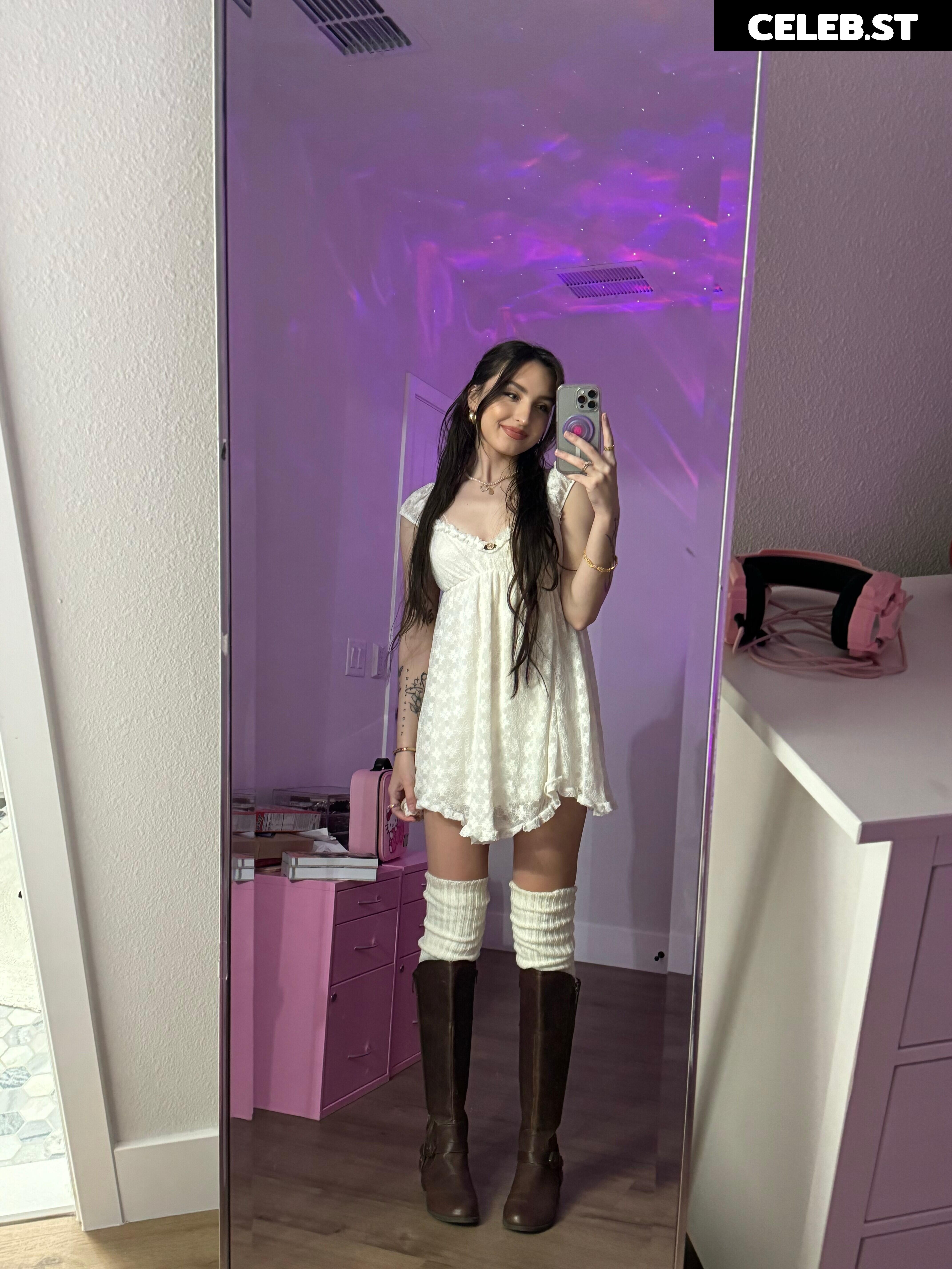 beebee ASMR Image 10196801