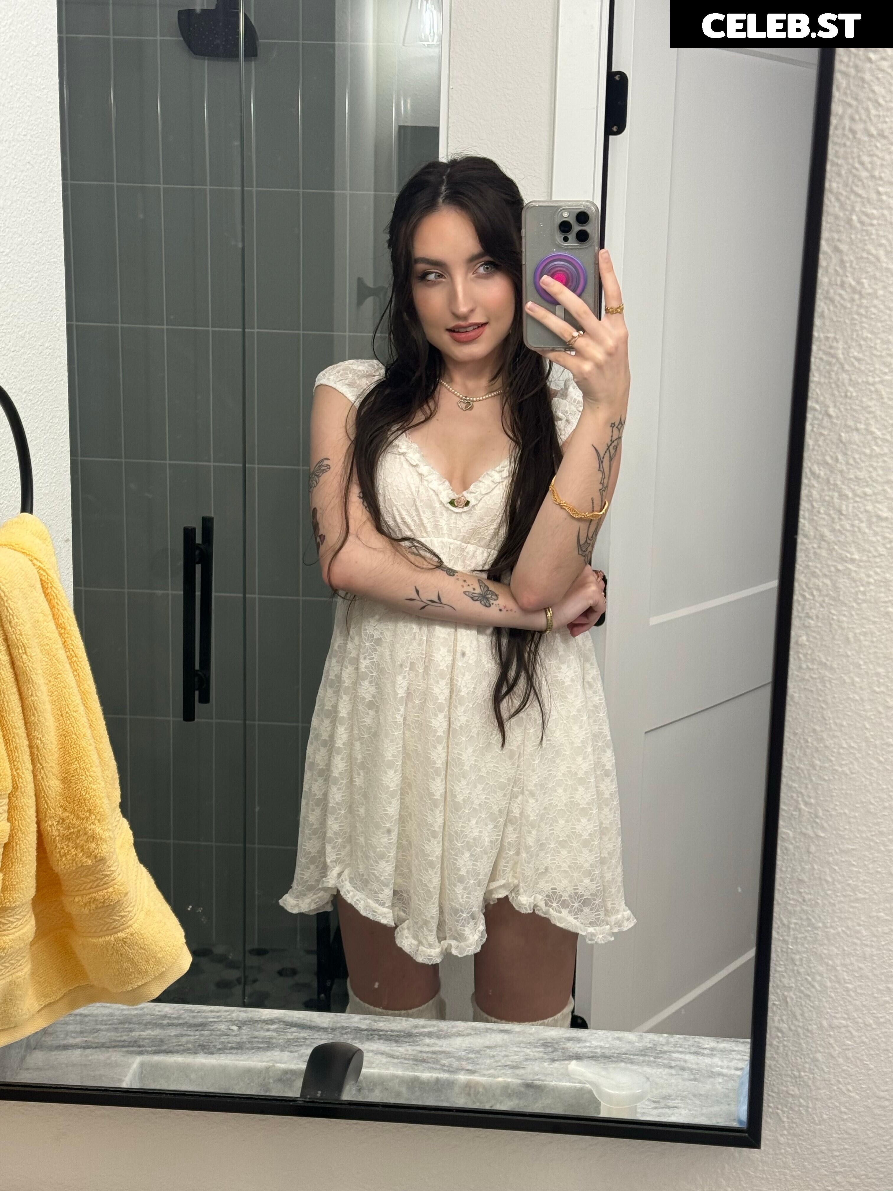 beebee ASMR Image 10196800