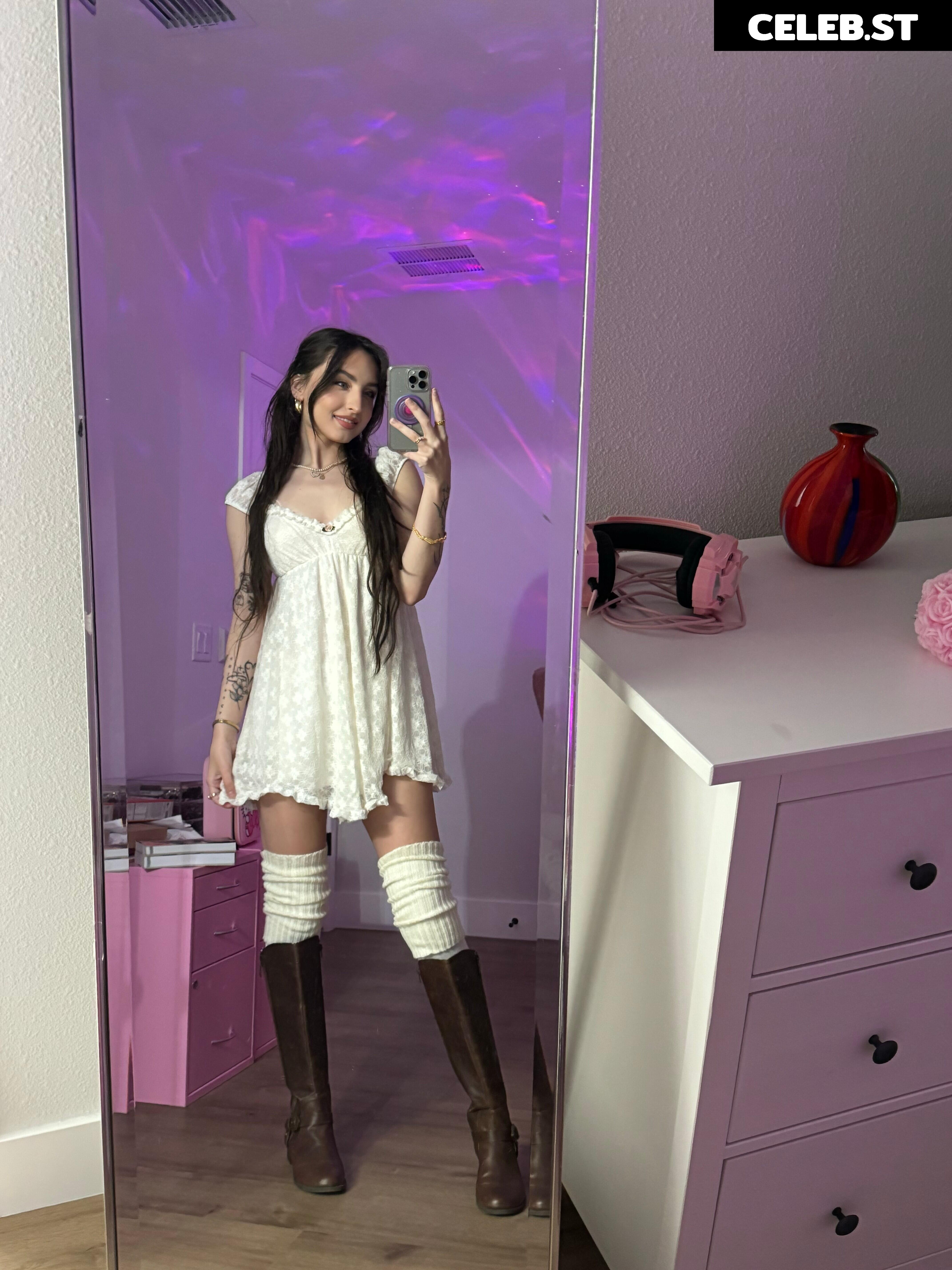 beebee ASMR Image 10196809