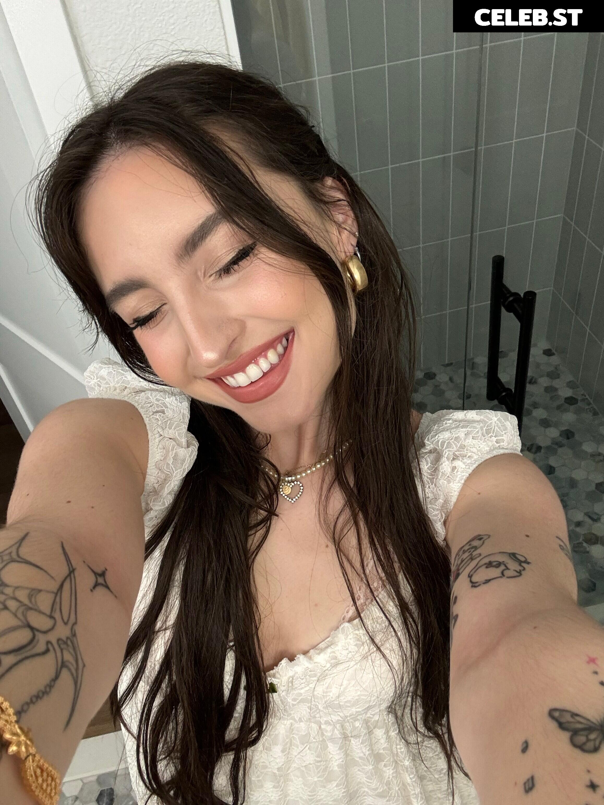 beebee ASMR Image 10196770