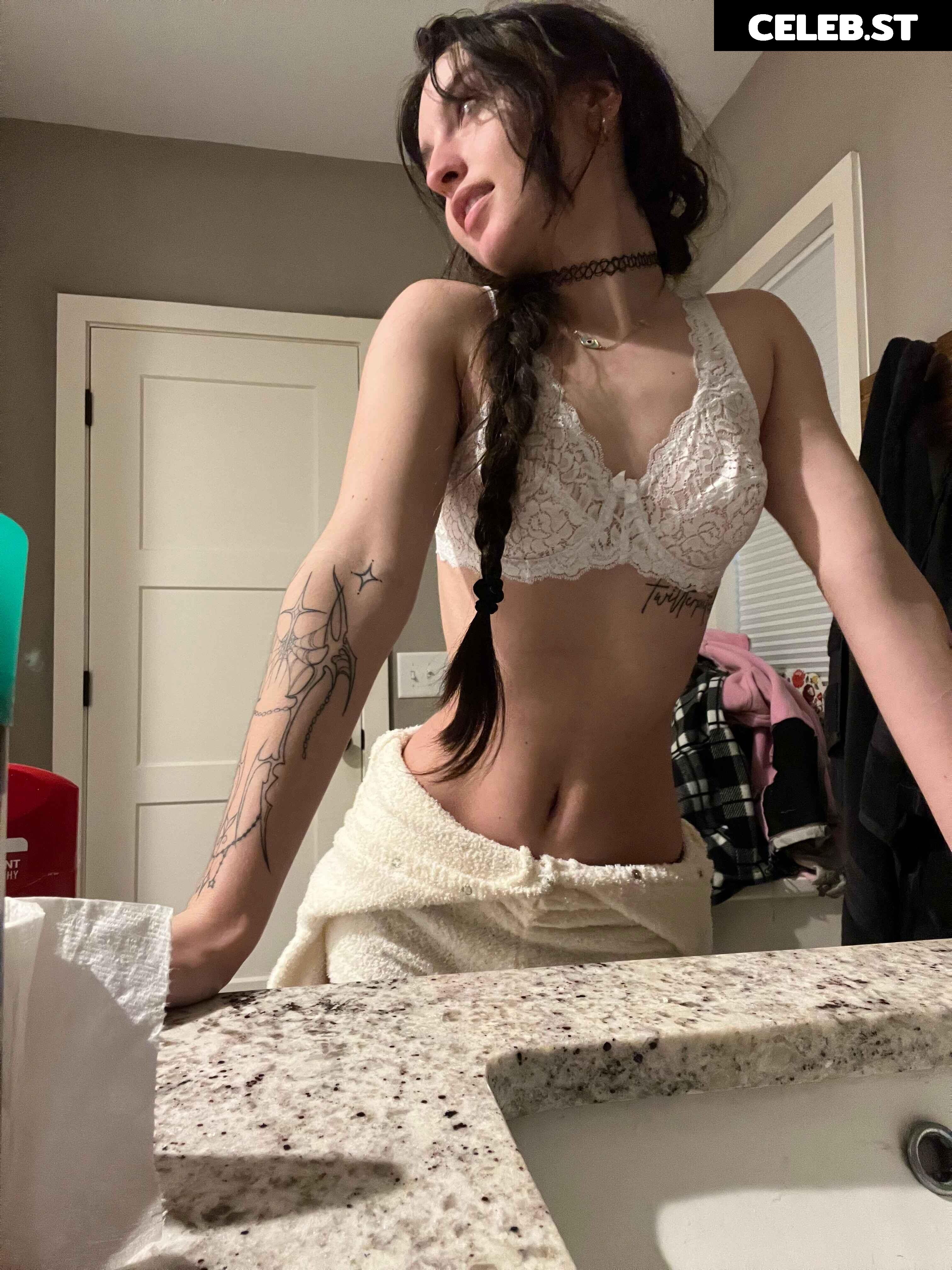 beebee ASMR Image 10196007