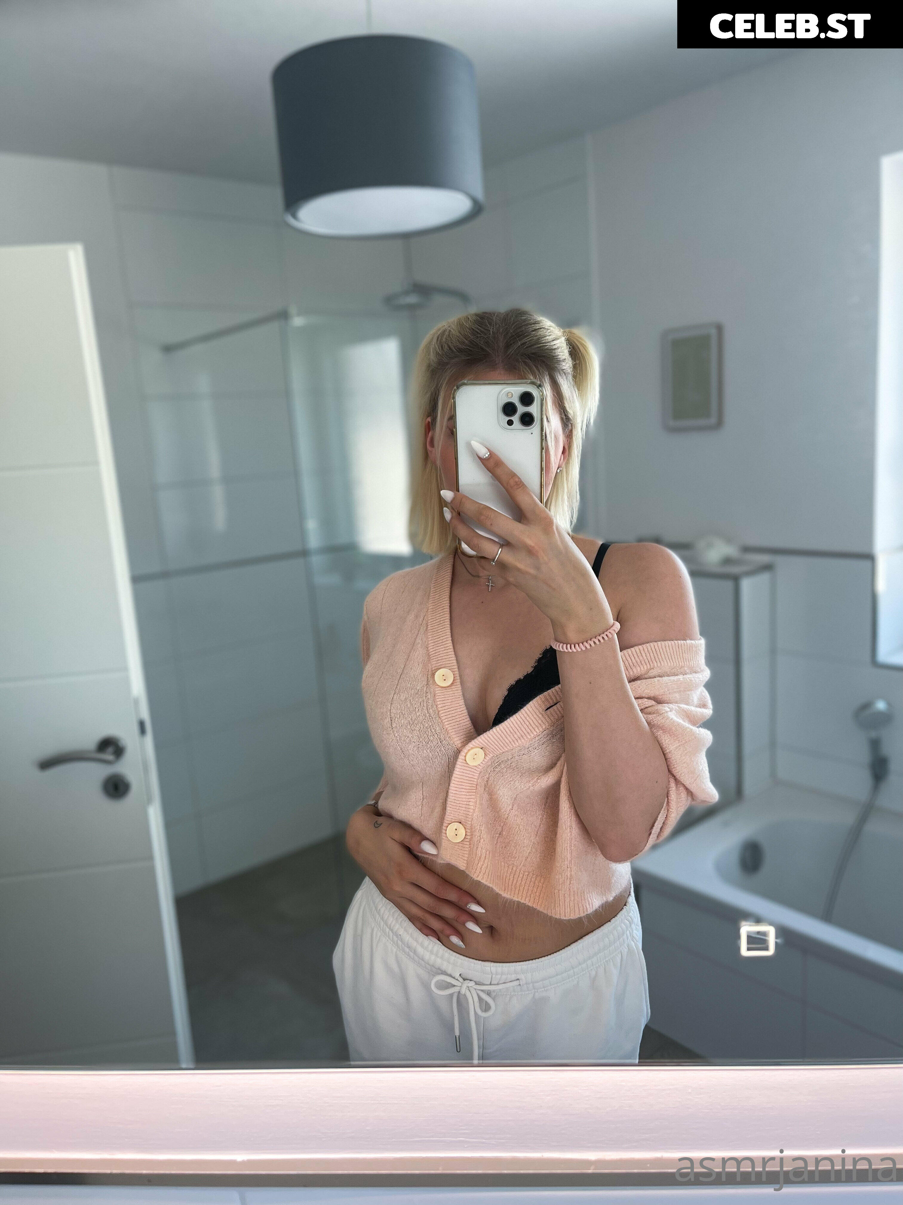 ASMR Janina Image 1019947
