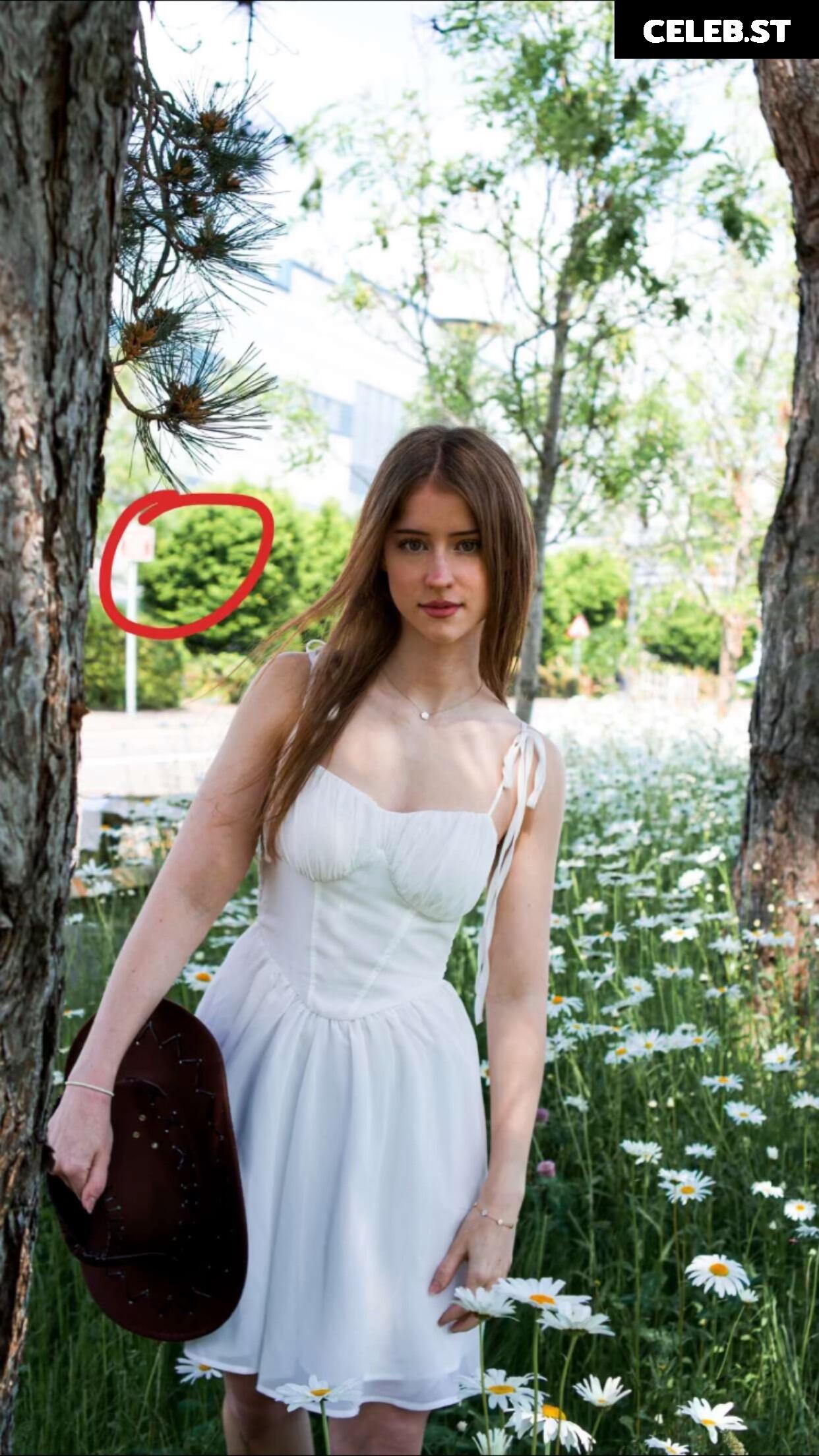 Mira Szalma Image 1006283