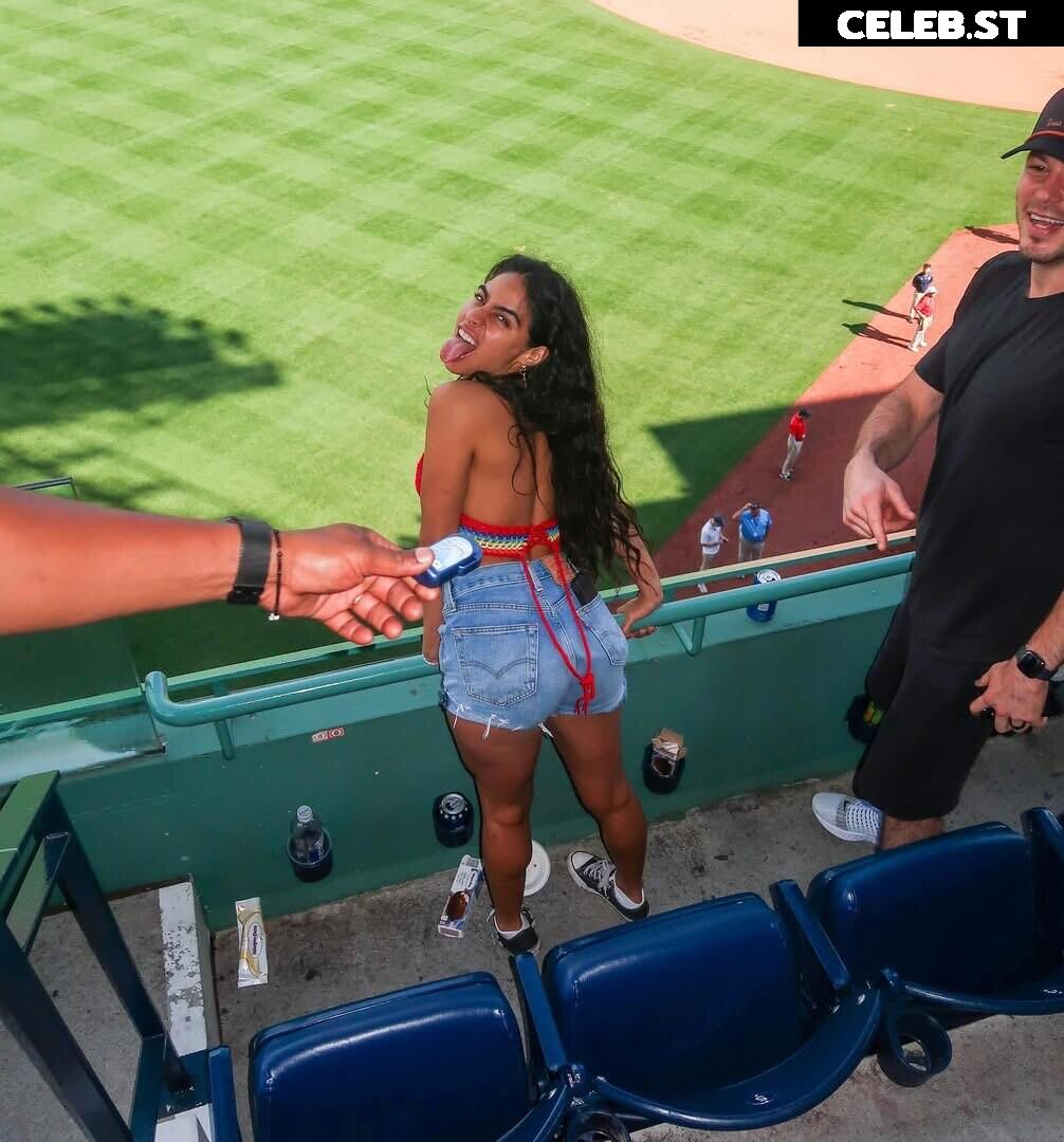 Jessie reyez Image 10069921