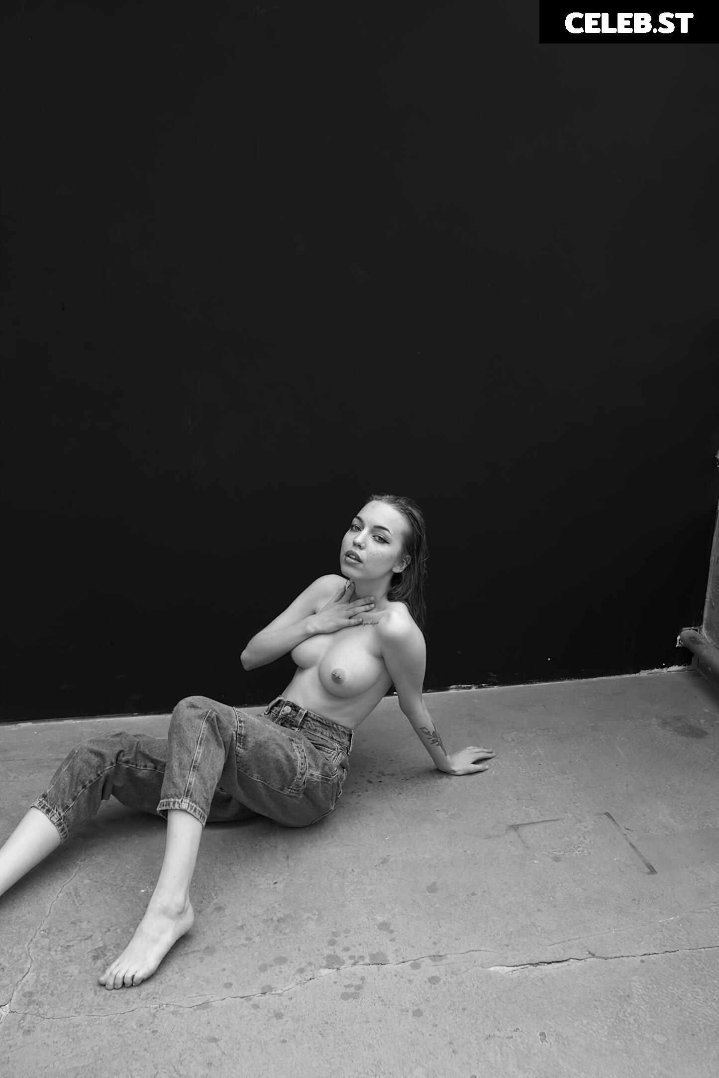 Kootovva / Jenny Kittty Image 10078385