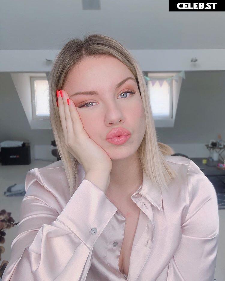 KellyMissesvlog Image 1007447