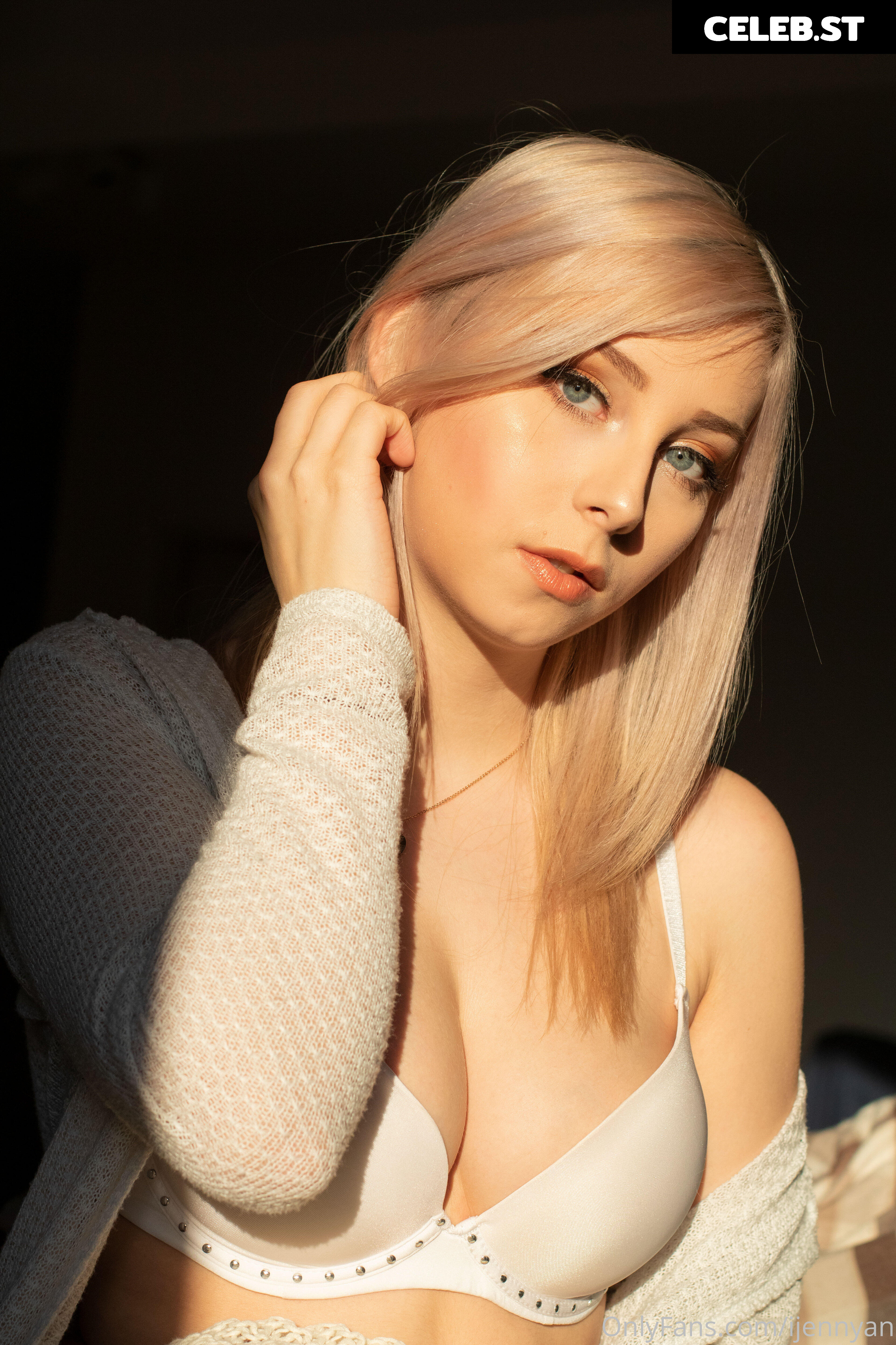 JenNyan Image 1007104