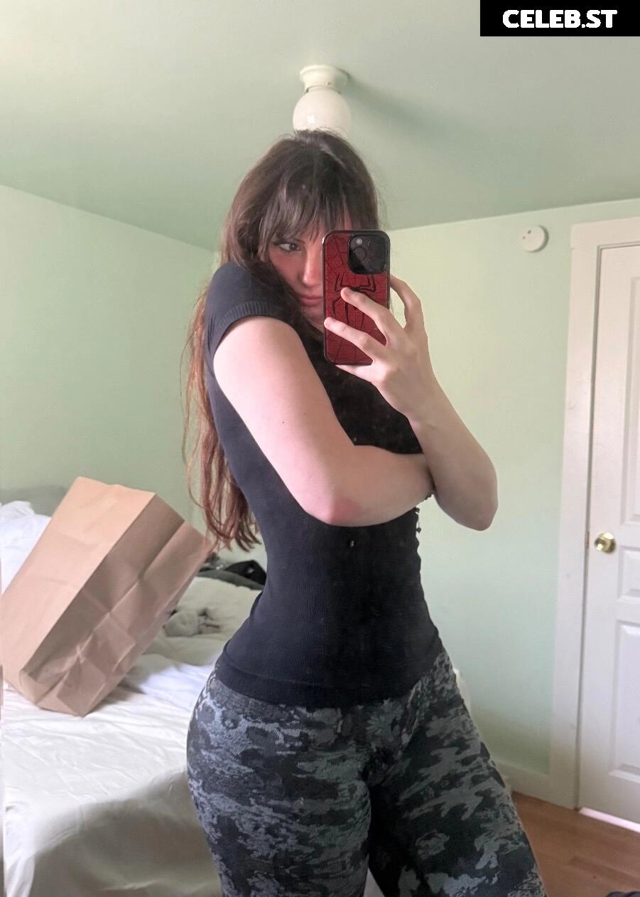 Liv @littlelivbug Image 10071237