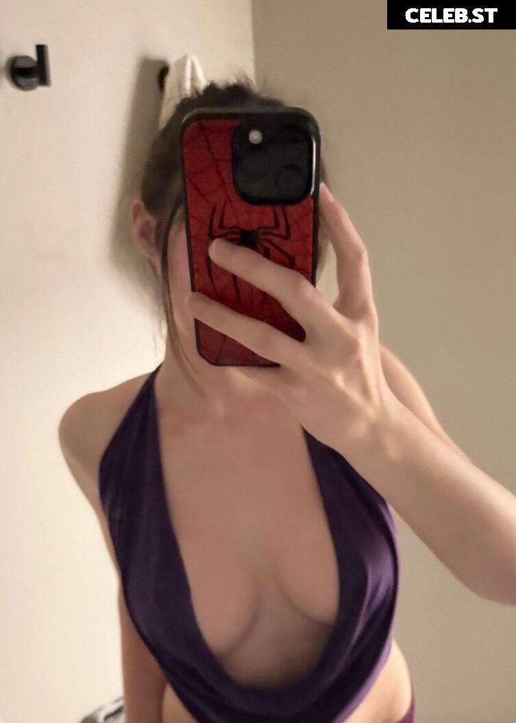 Liv @littlelivbug Image 10071251