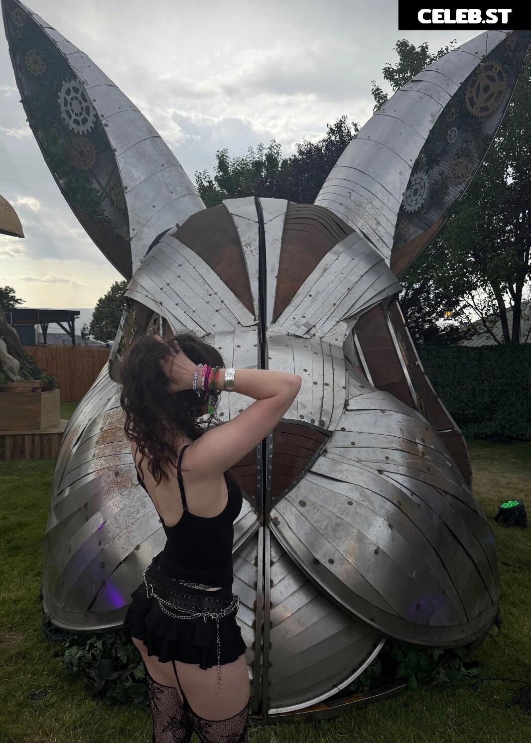 Liv @littlelivbug Image 10071243