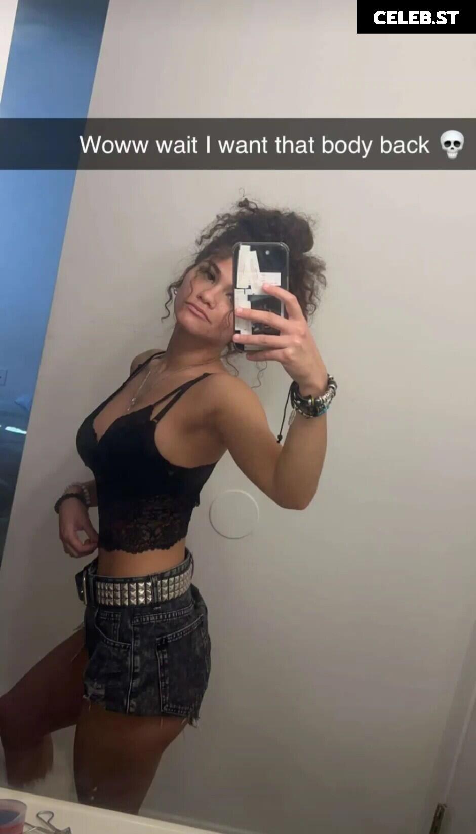 ciggybae / homeskilla_whitnit / Zendaya lookalike Image 10070965