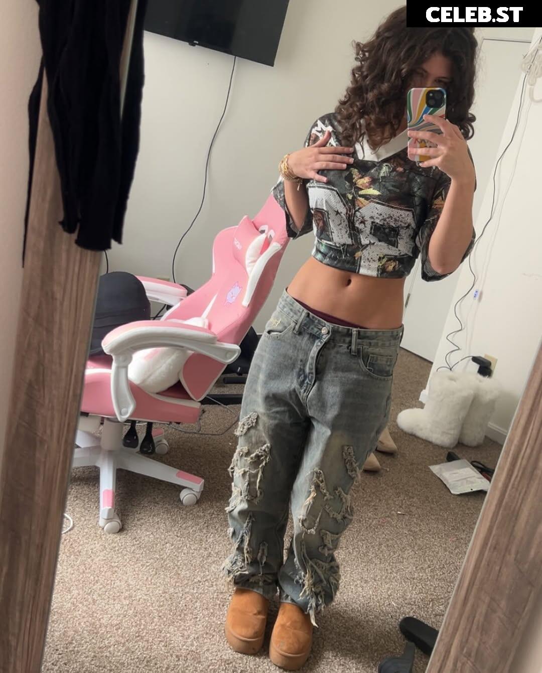 ciggybae / homeskilla_whitnit / Zendaya lookalike Image 10070951
