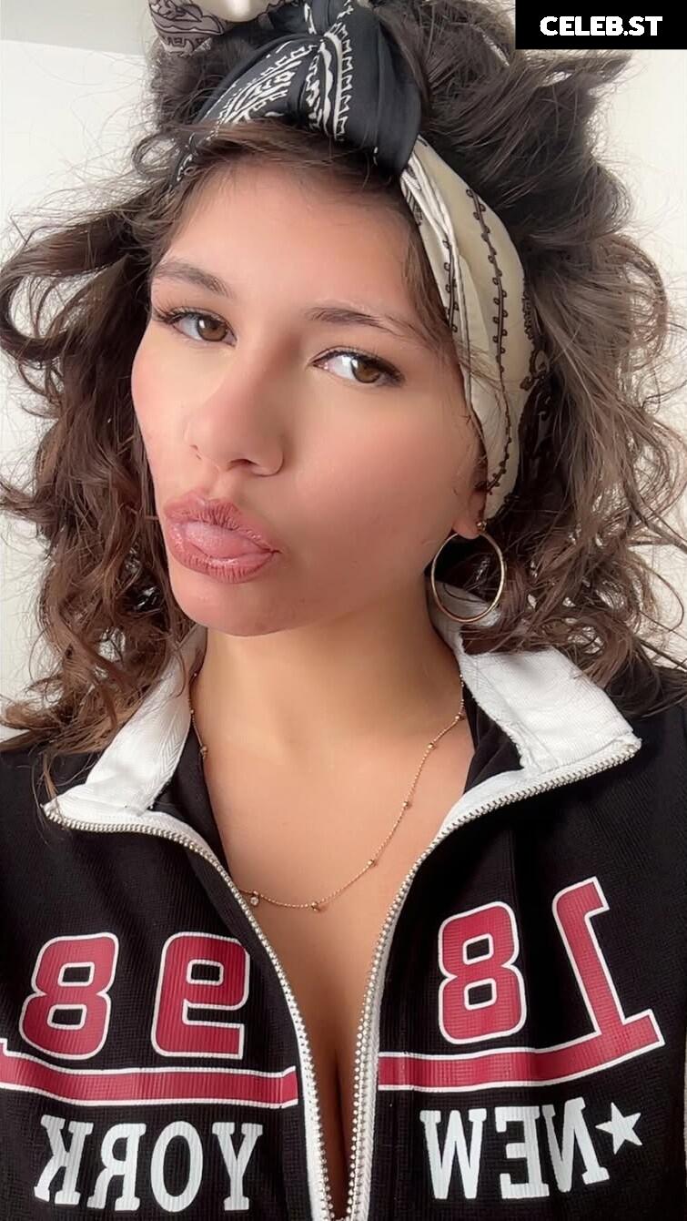 ciggybae / homeskilla_whitnit / Zendaya lookalike Image 10070955