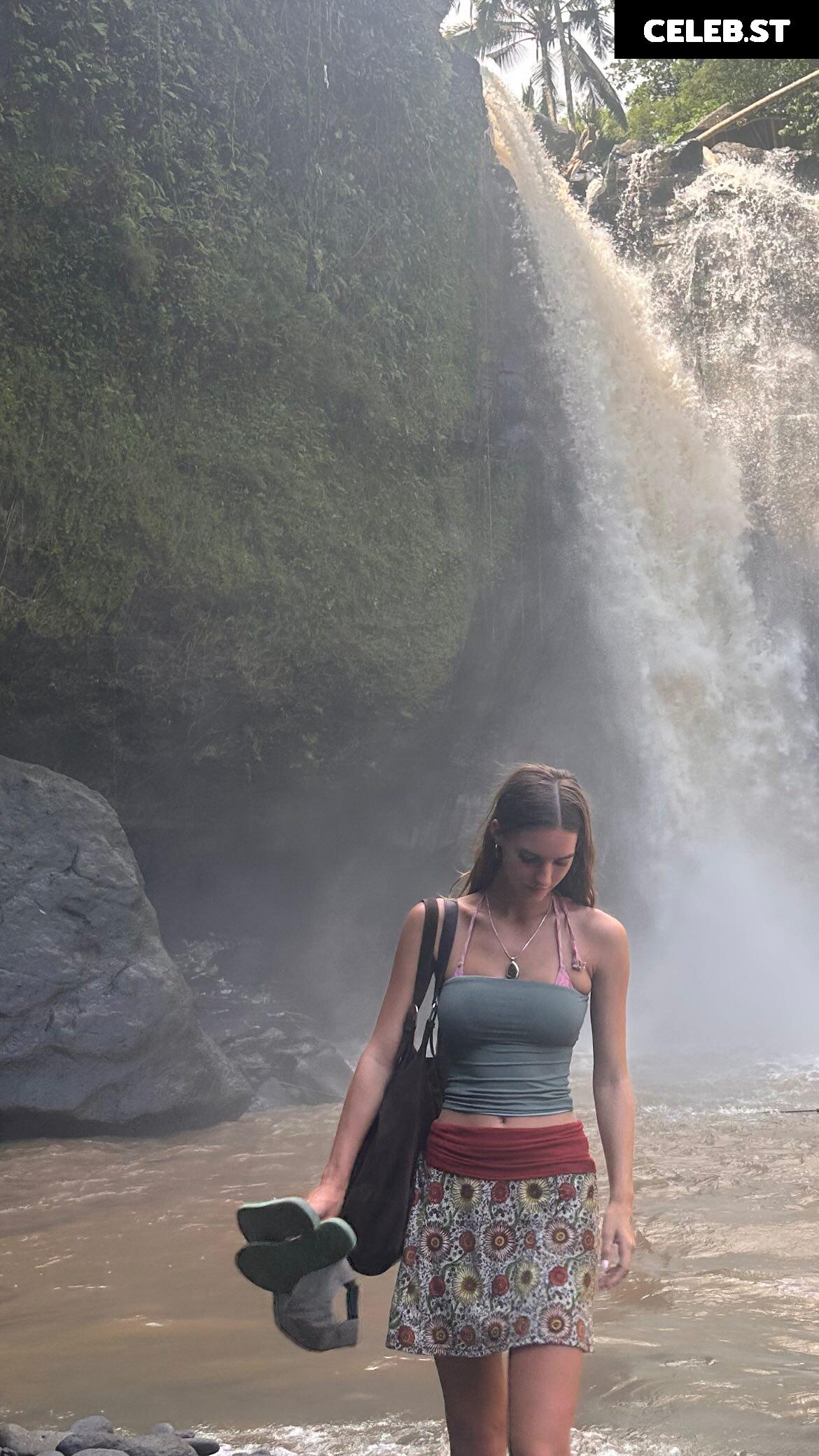 Emily Feld - emily.feld Image 10018777