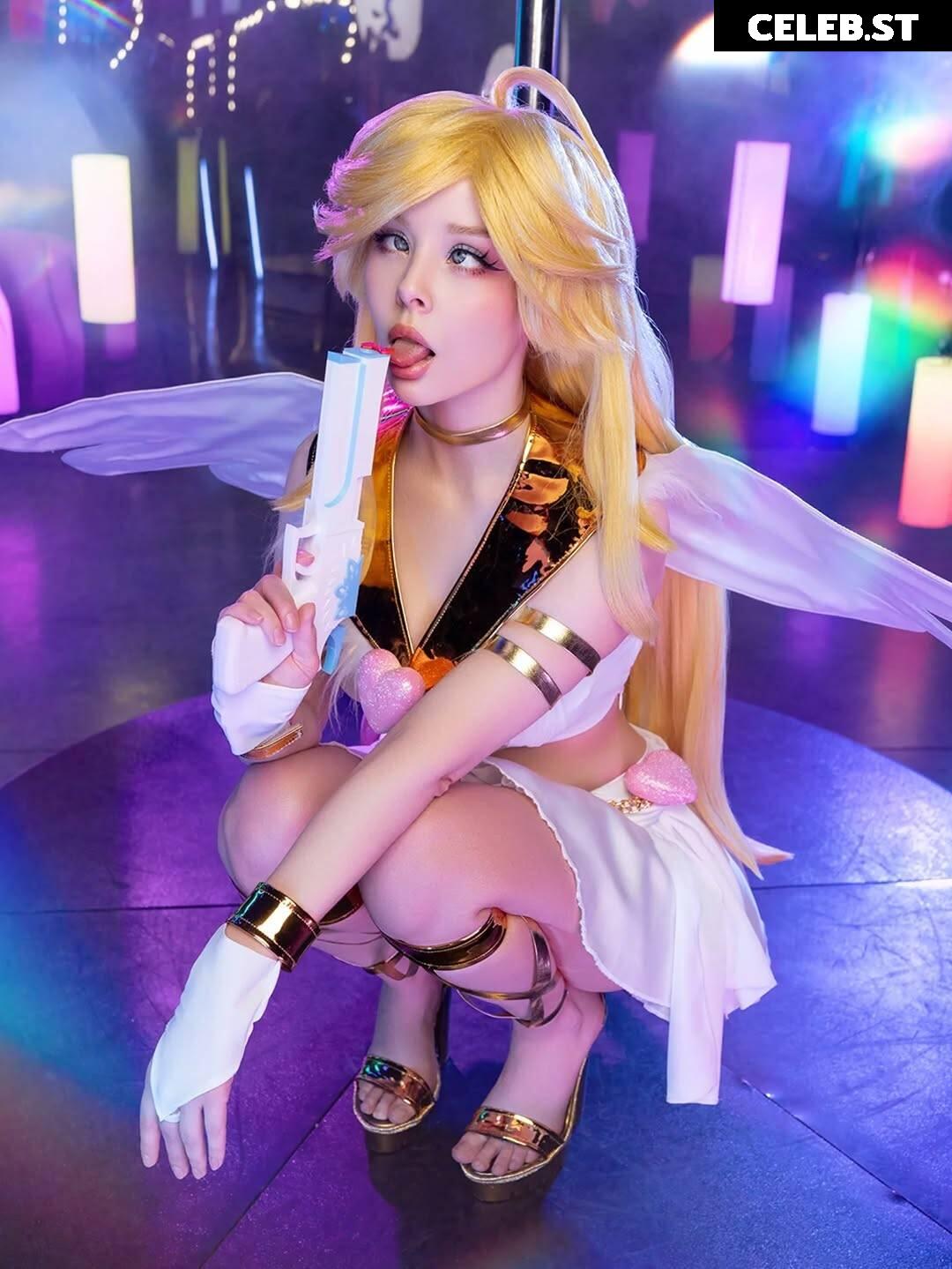 Helly Von Valentine / Disharmonica (Social media content thread) Image 10015192