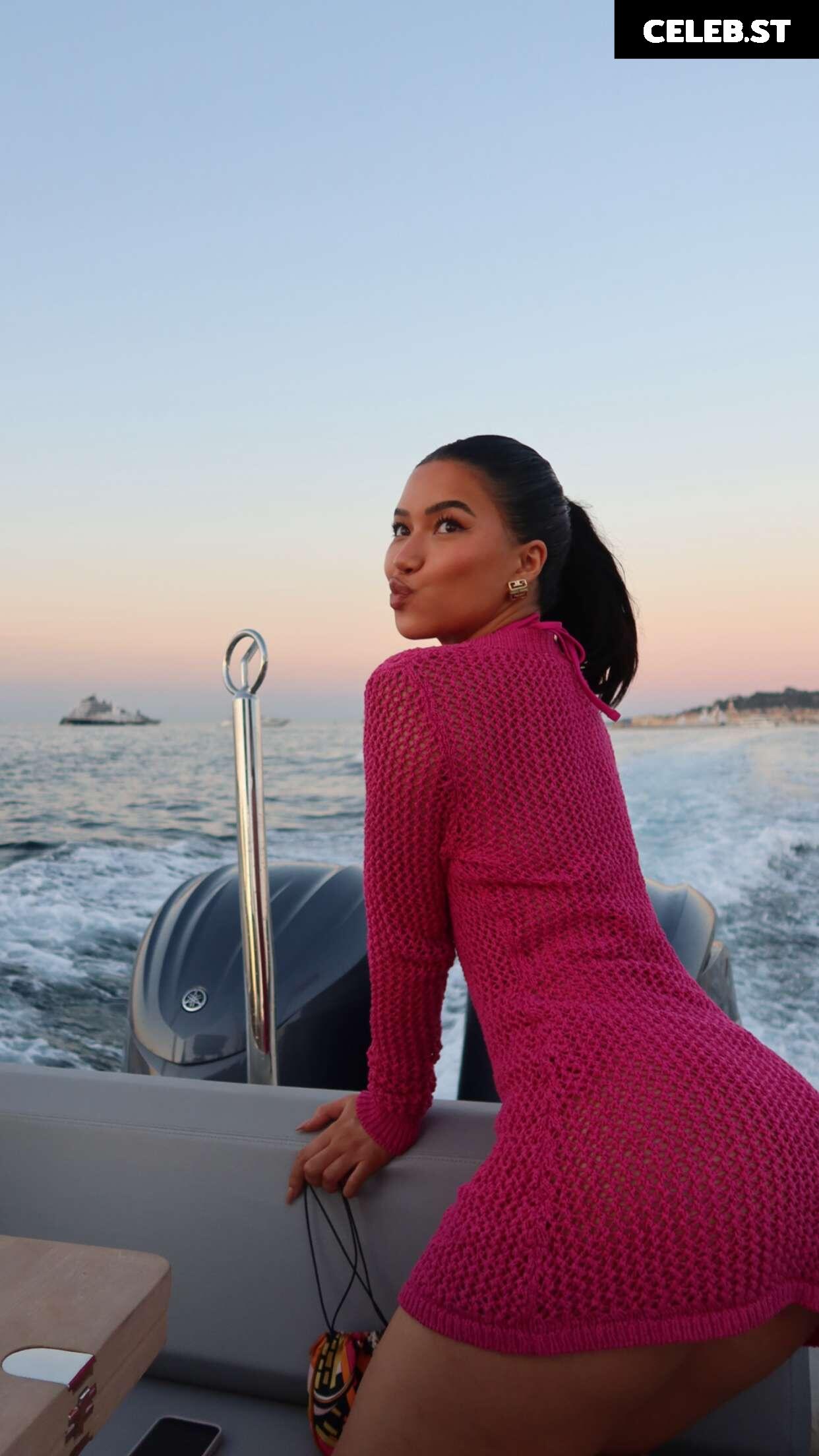 Julia Kelly Image 10015027