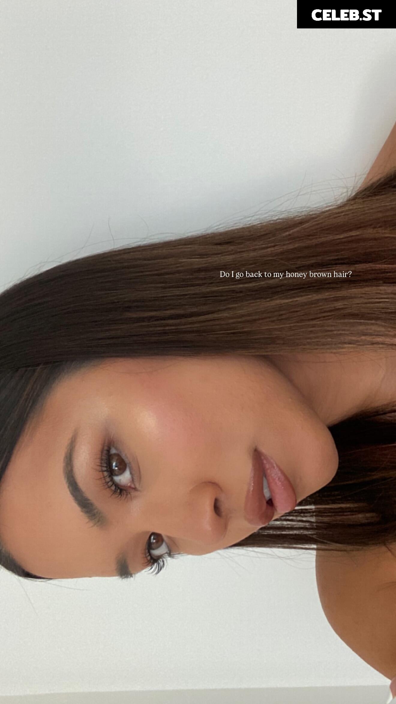 Julia Kelly Image 10015026