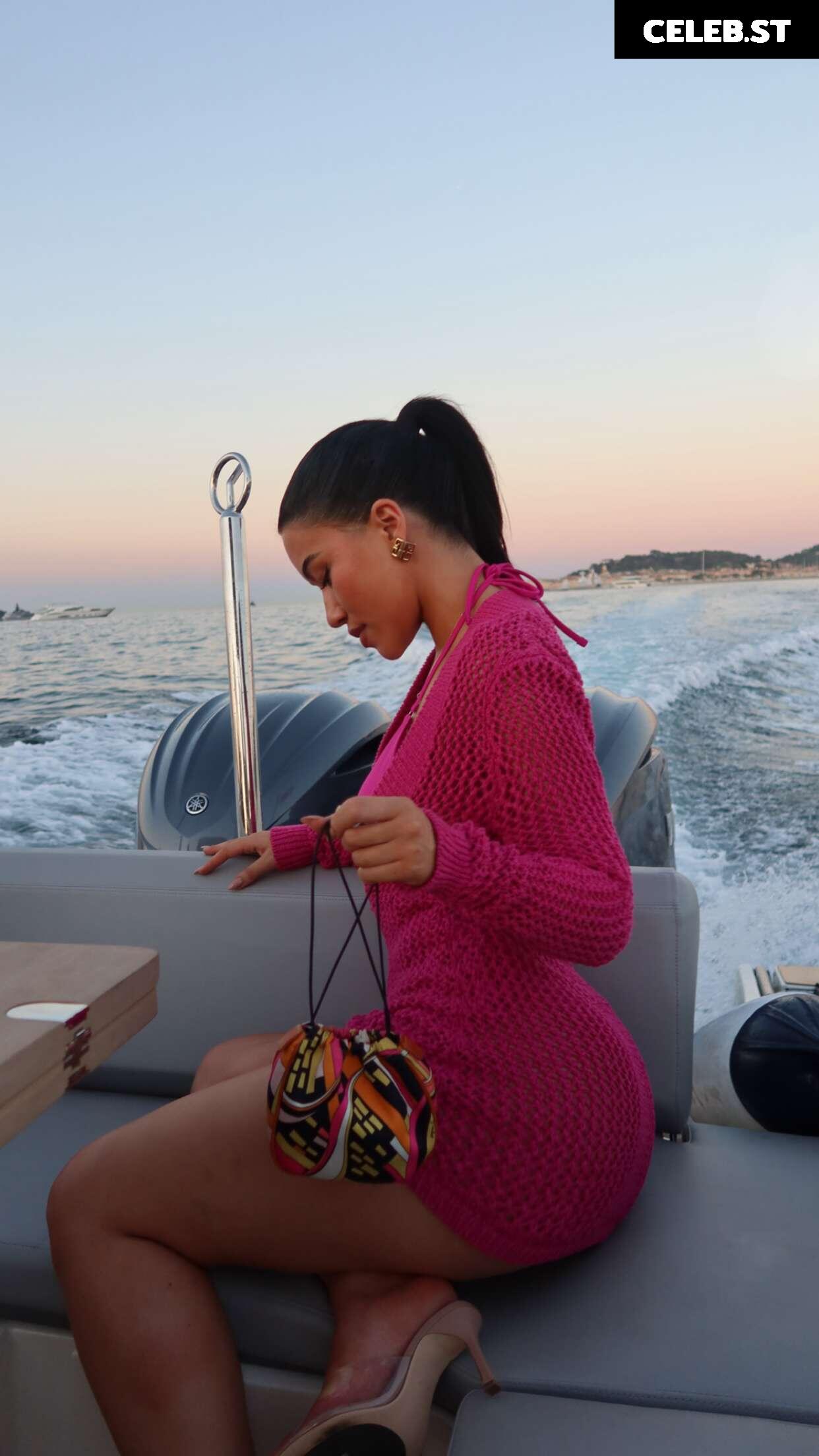 Julia Kelly Image 10015033