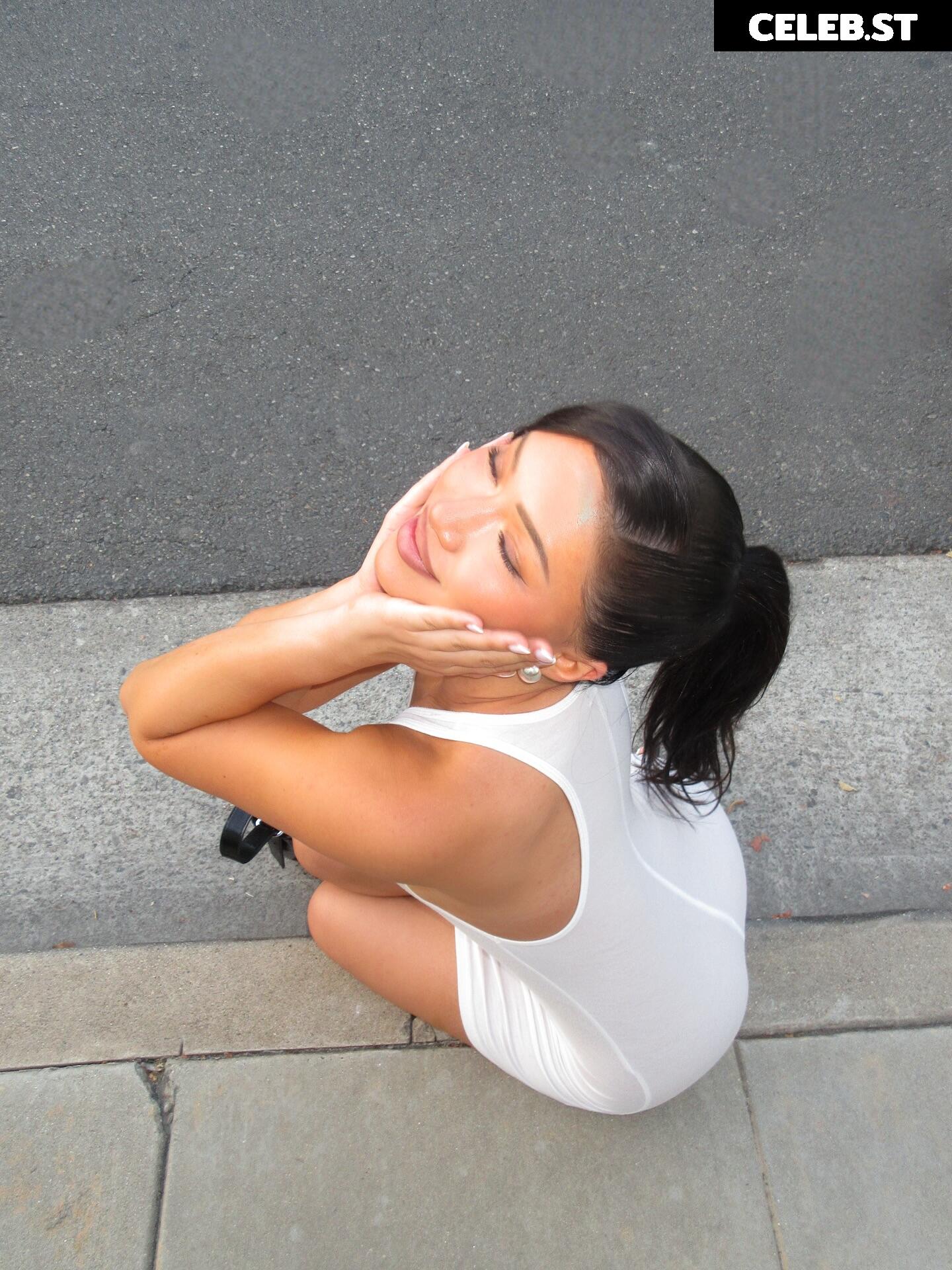 Julia Kelly Image 10015053