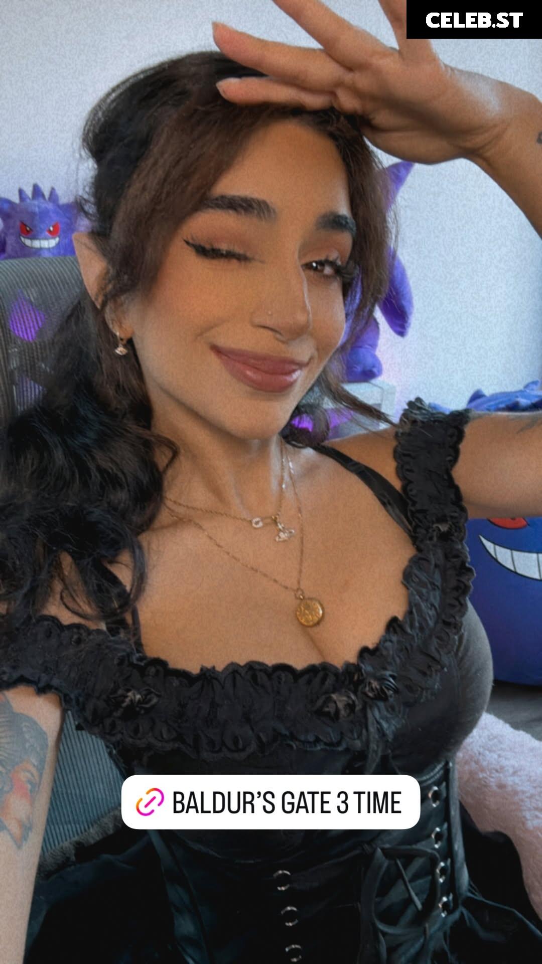 Saira Rose / sairaspooks Image 10014266