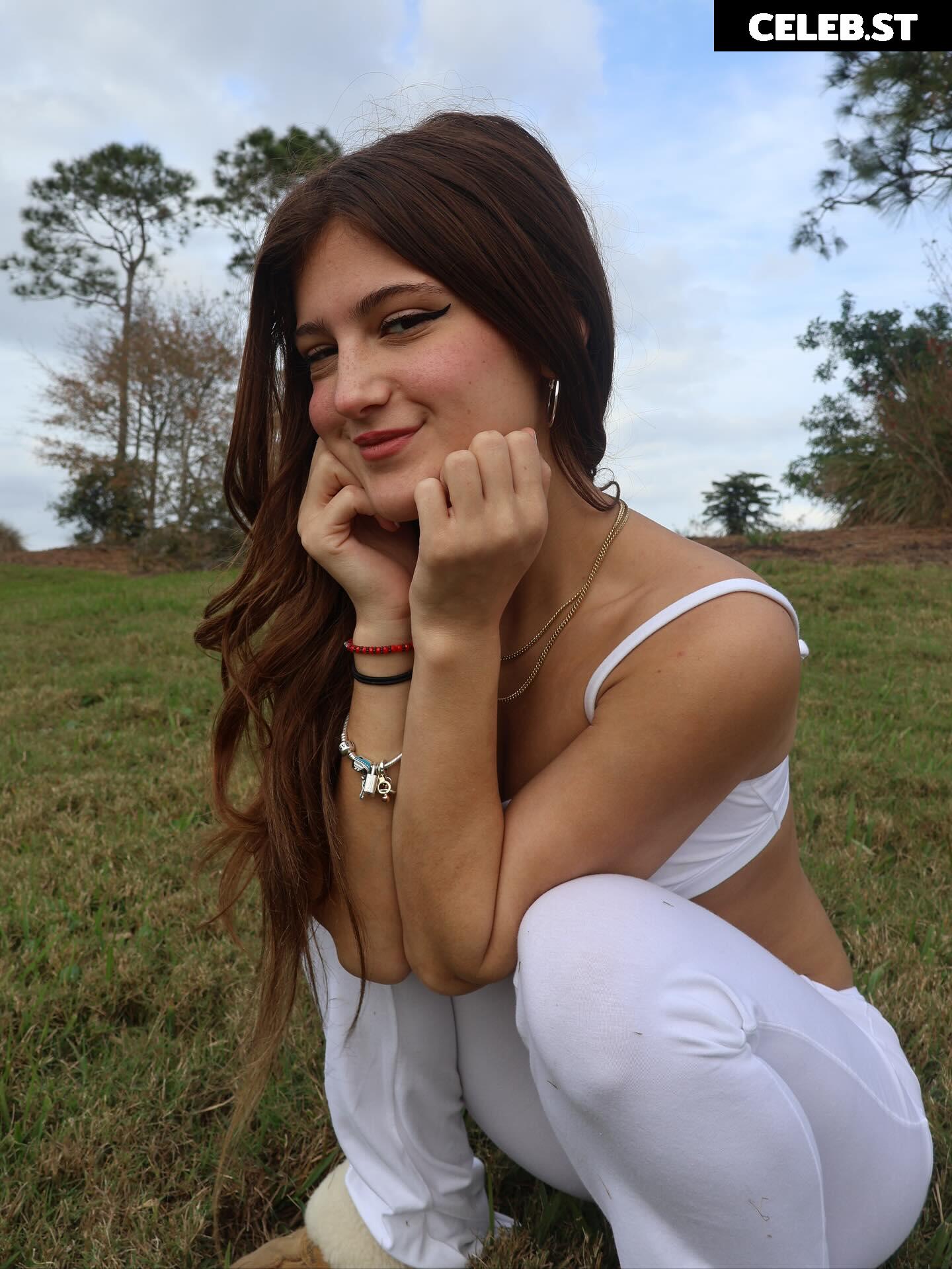 Jenny Popach | Jenny Roselie | Roselie Arritola Image 10017776