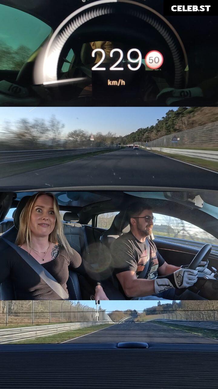 Sonja Reid aka OMGitsfirefoxx Image 10016137