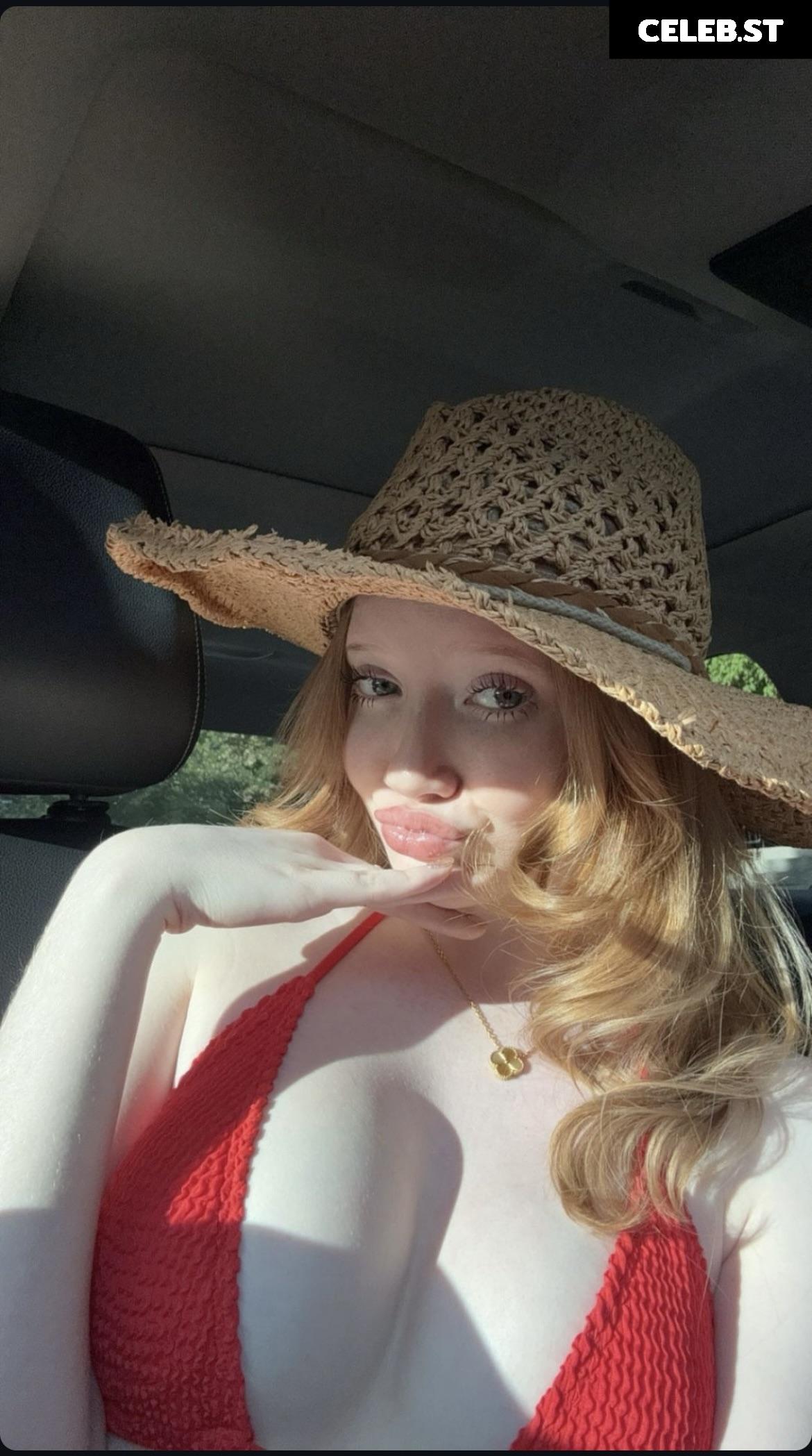 Makenna Kelly / Lifewithmak Image 10012751