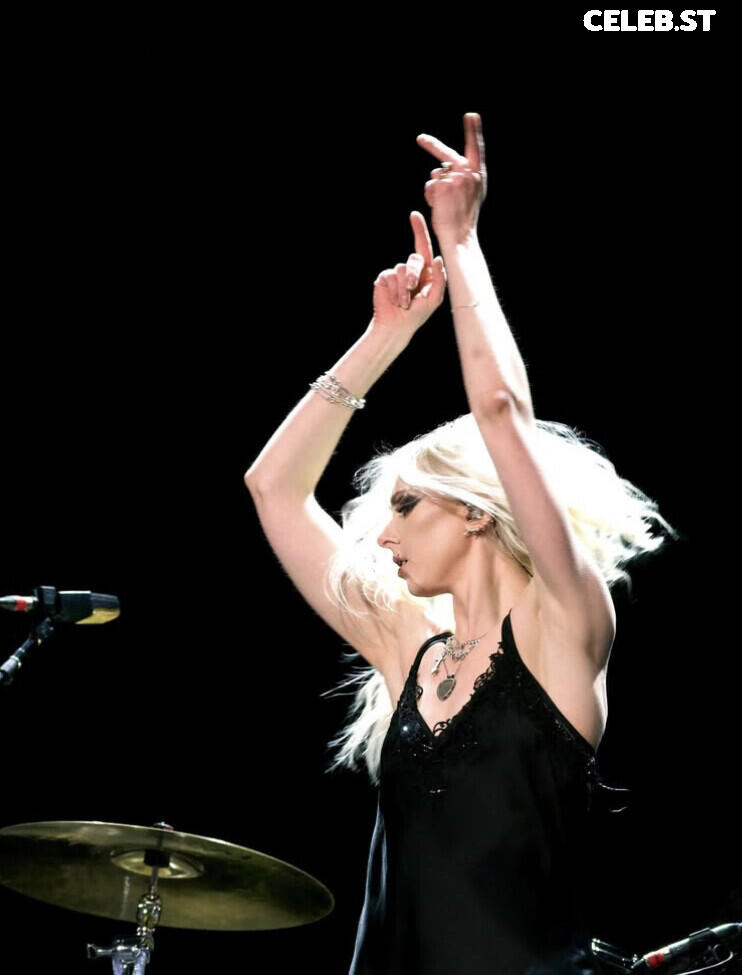 Women of Metal Image 10028919