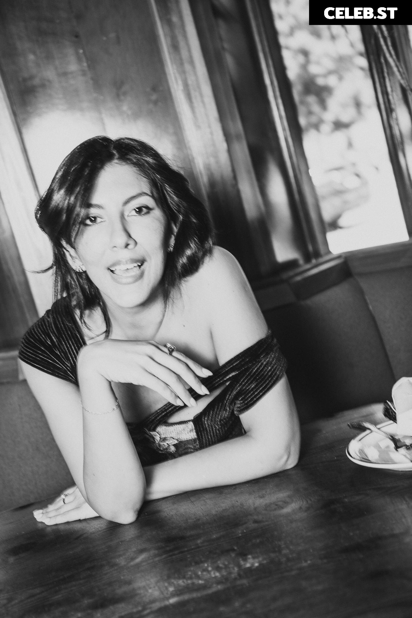 Stephanie Beatriz (Rosa Diaz from Brooklyn Nine-Nine) Image 10028590