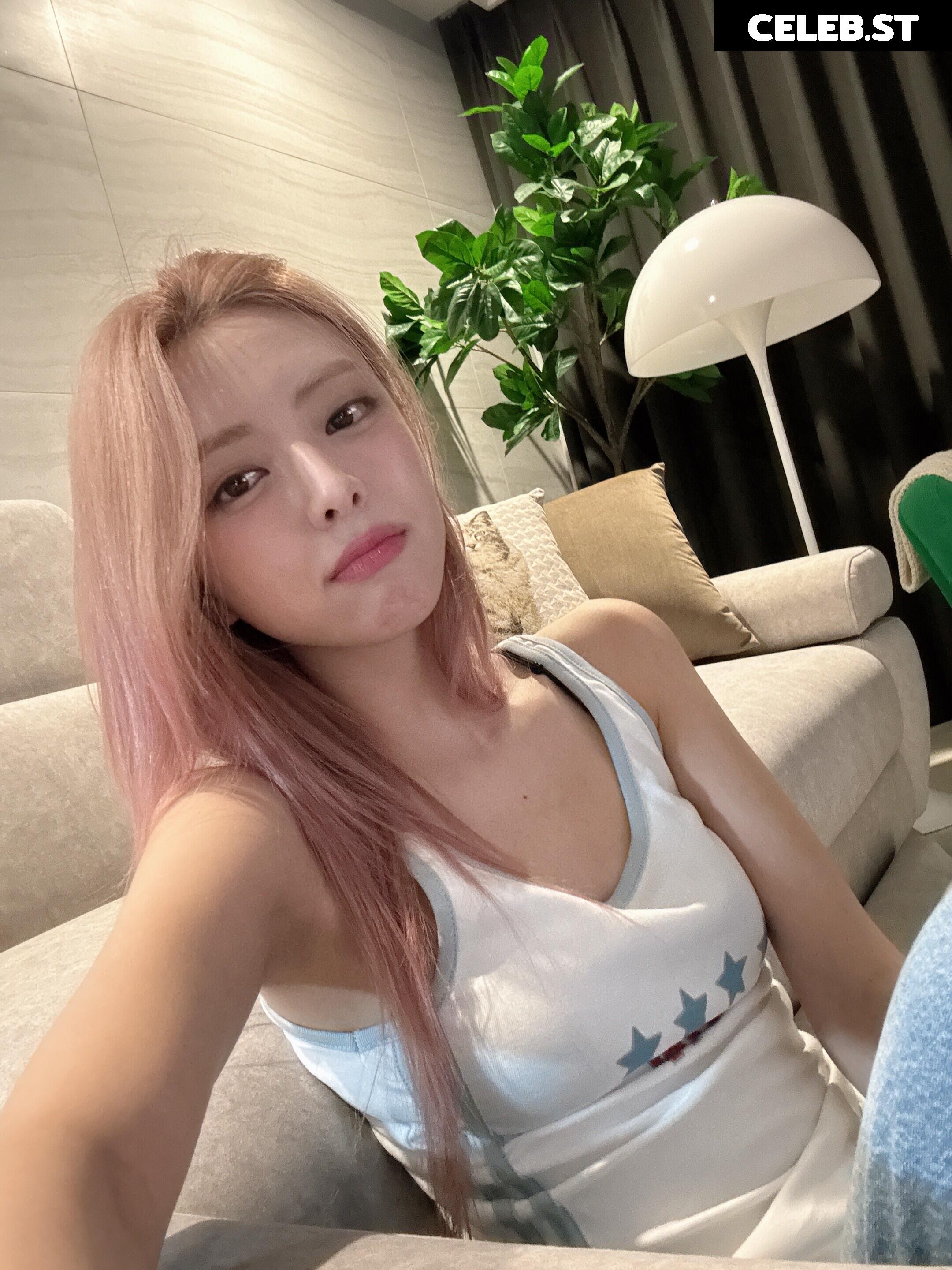Yuna - ITZY (유나, Shin Yu Na) Image 10028763