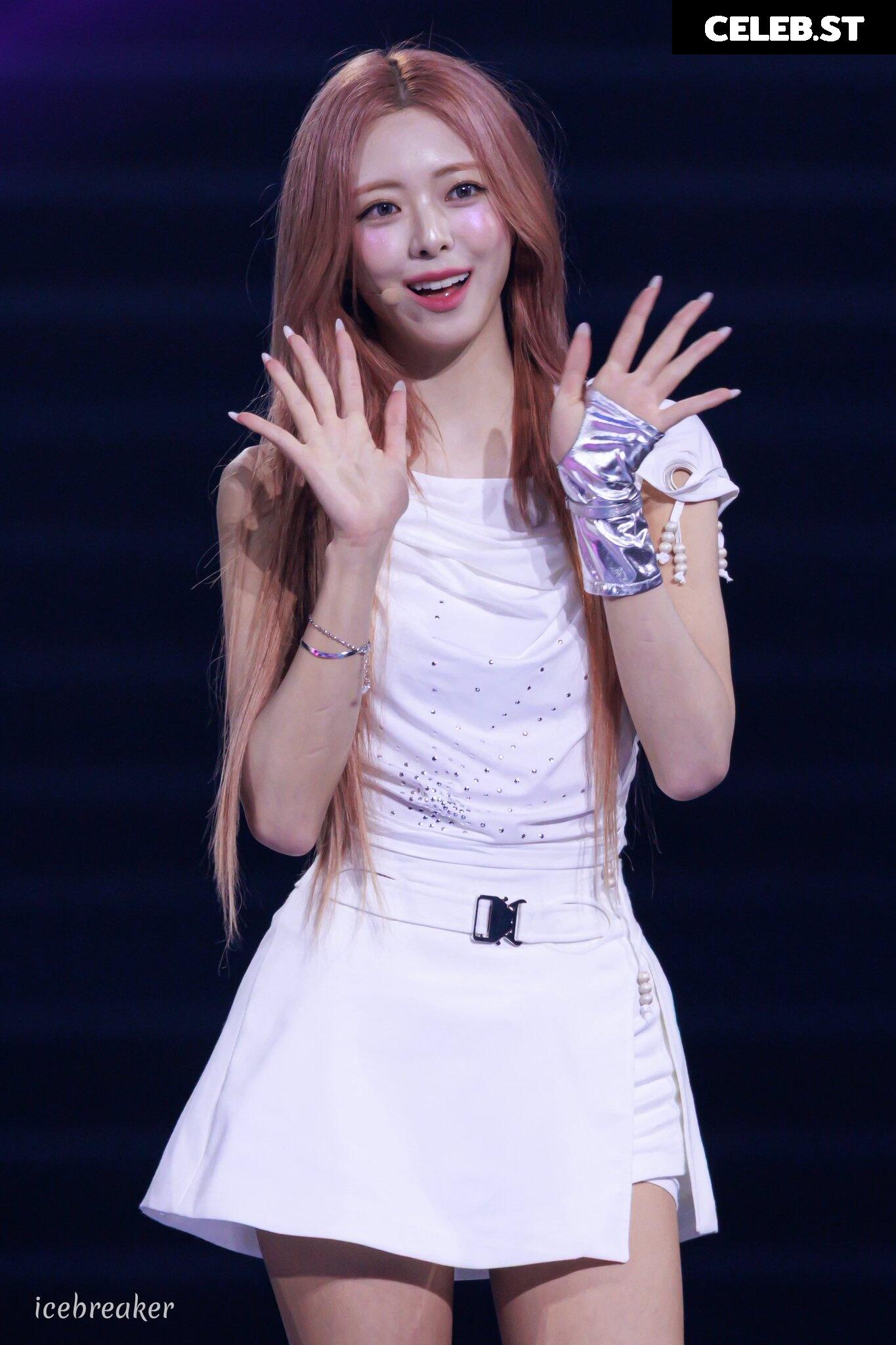 Yuna - ITZY (유나, Shin Yu Na) Image 10028695