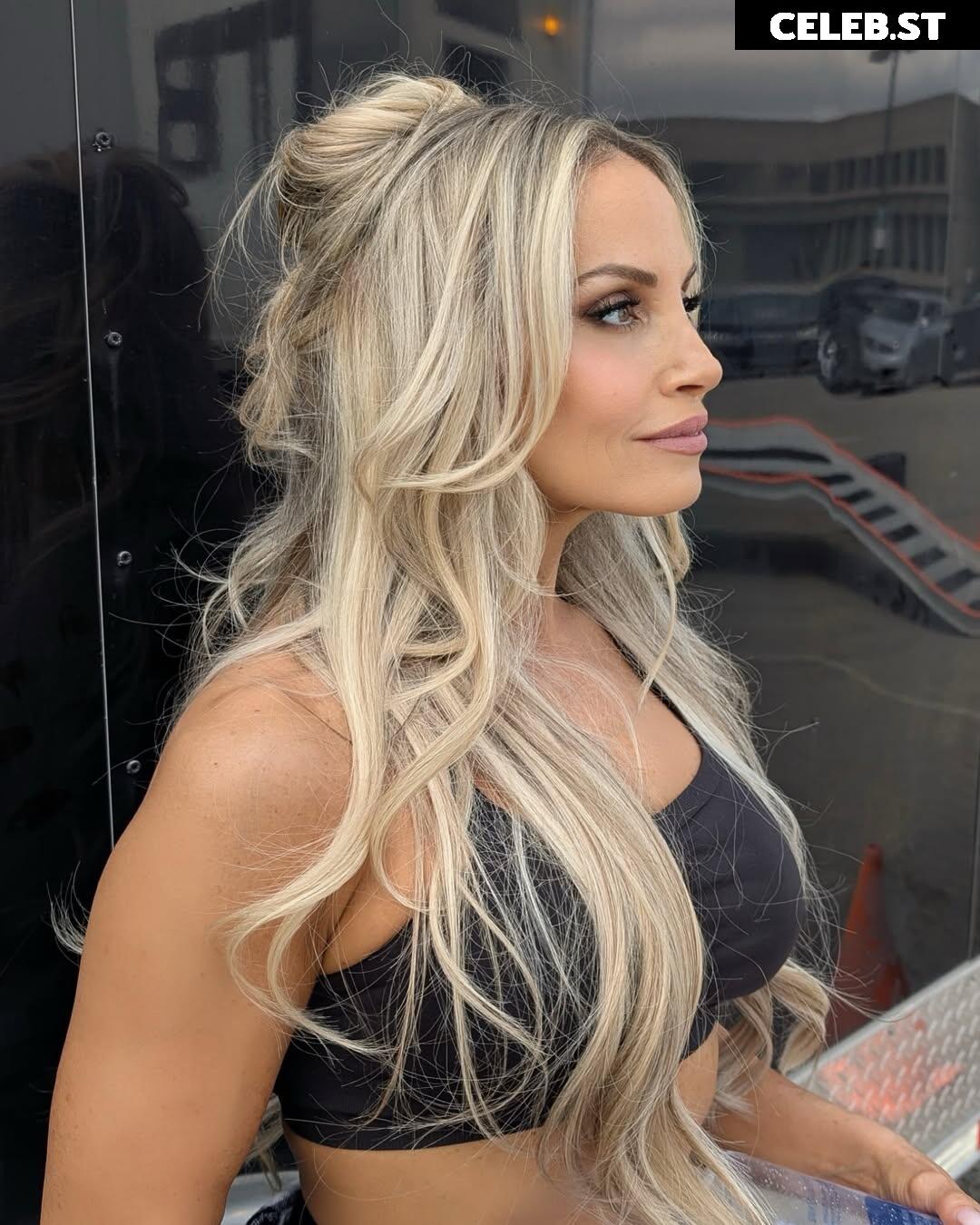 WWE Trish Stratus Image 10025640