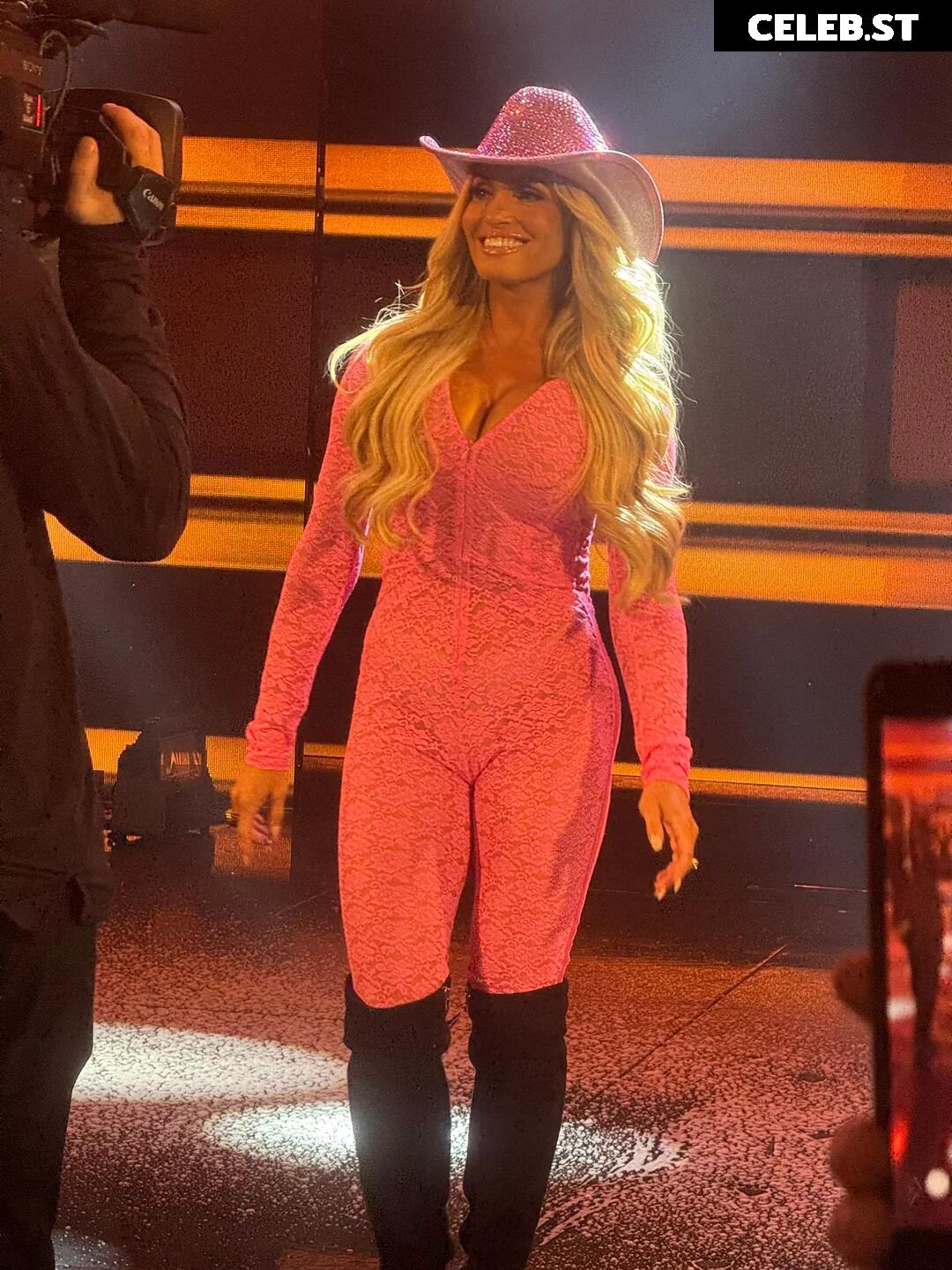 WWE Trish Stratus Image 10025649