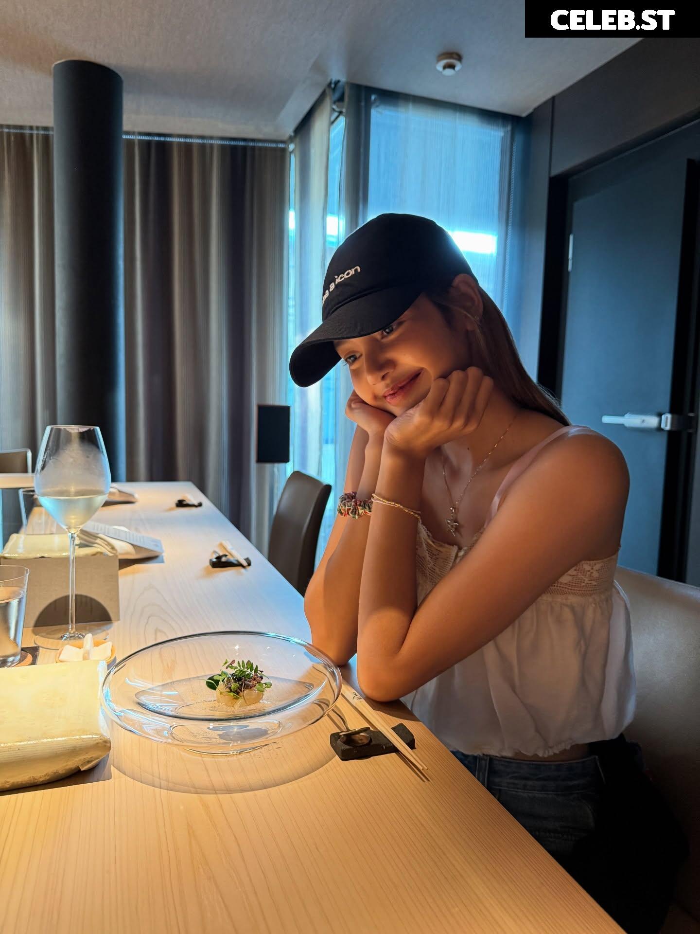 Lisa | BLΛƆKPIИK (Blackpink) Image 10025021