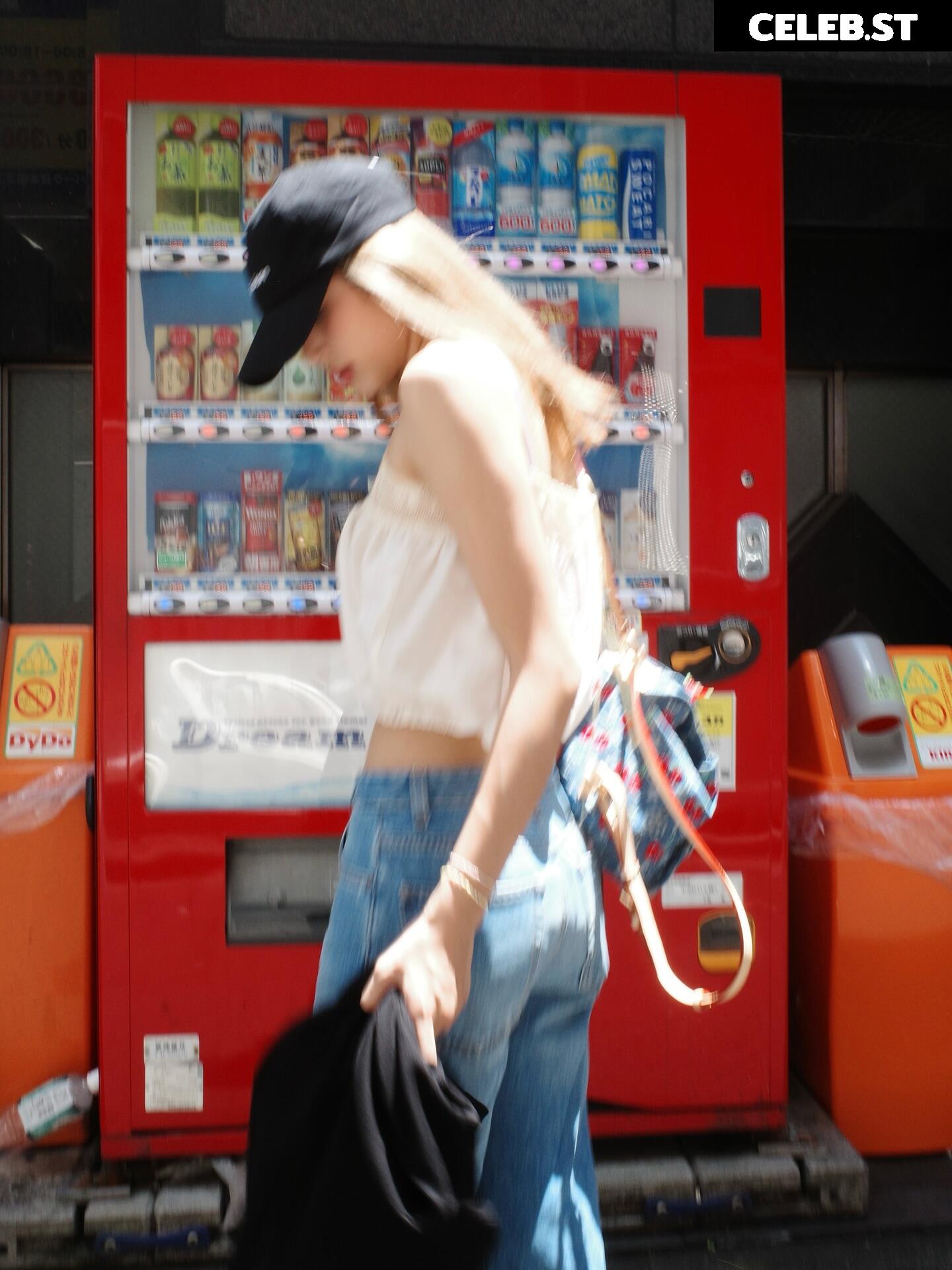 Lisa | BLΛƆKPIИK (Blackpink) Image 10025025