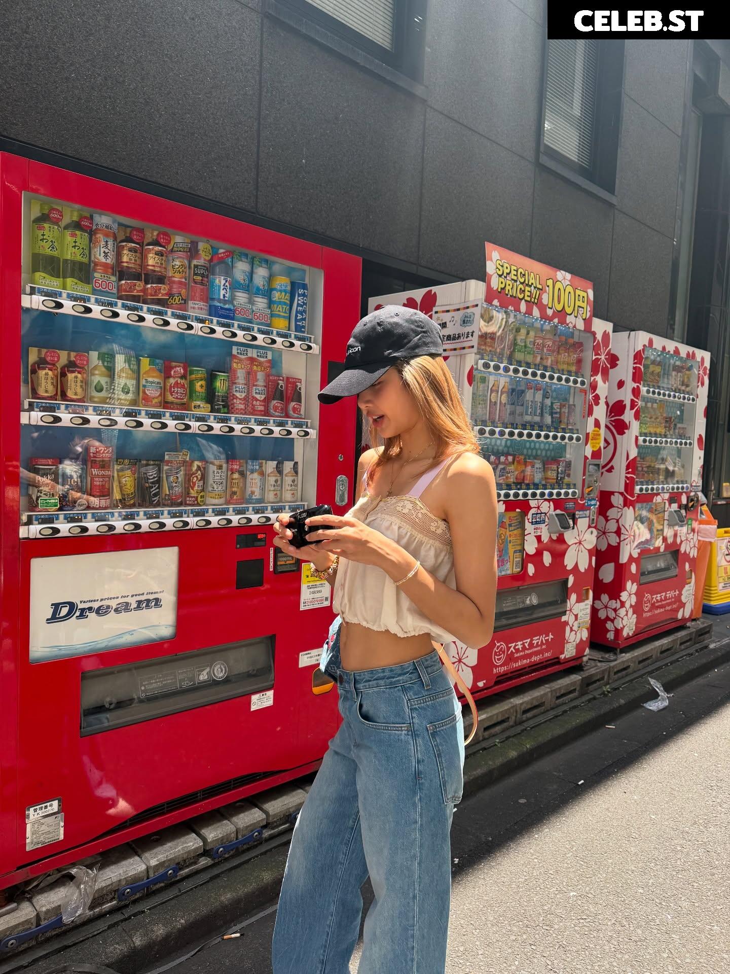 Lisa | BLΛƆKPIИK (Blackpink) Image 10025024