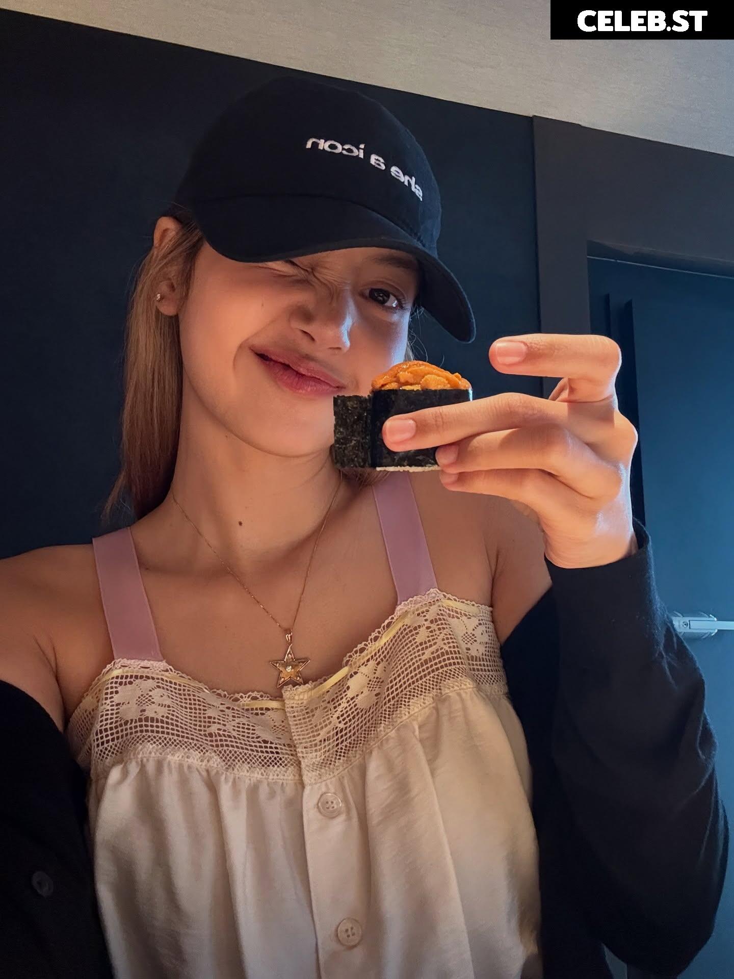 Lisa | BLΛƆKPIИK (Blackpink) Image 10025016