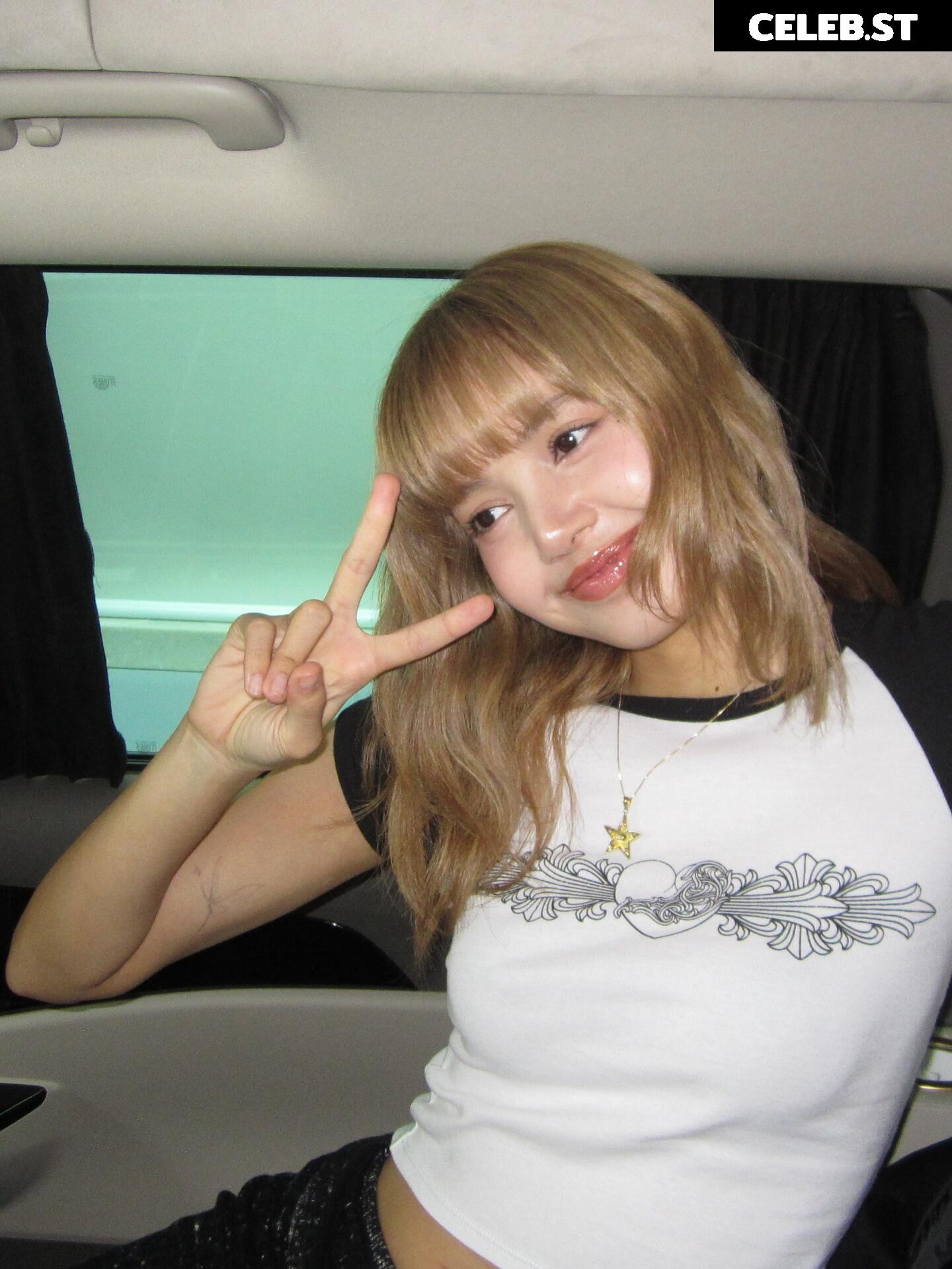 Lisa | BLΛƆKPIИK (Blackpink) Image 10025015