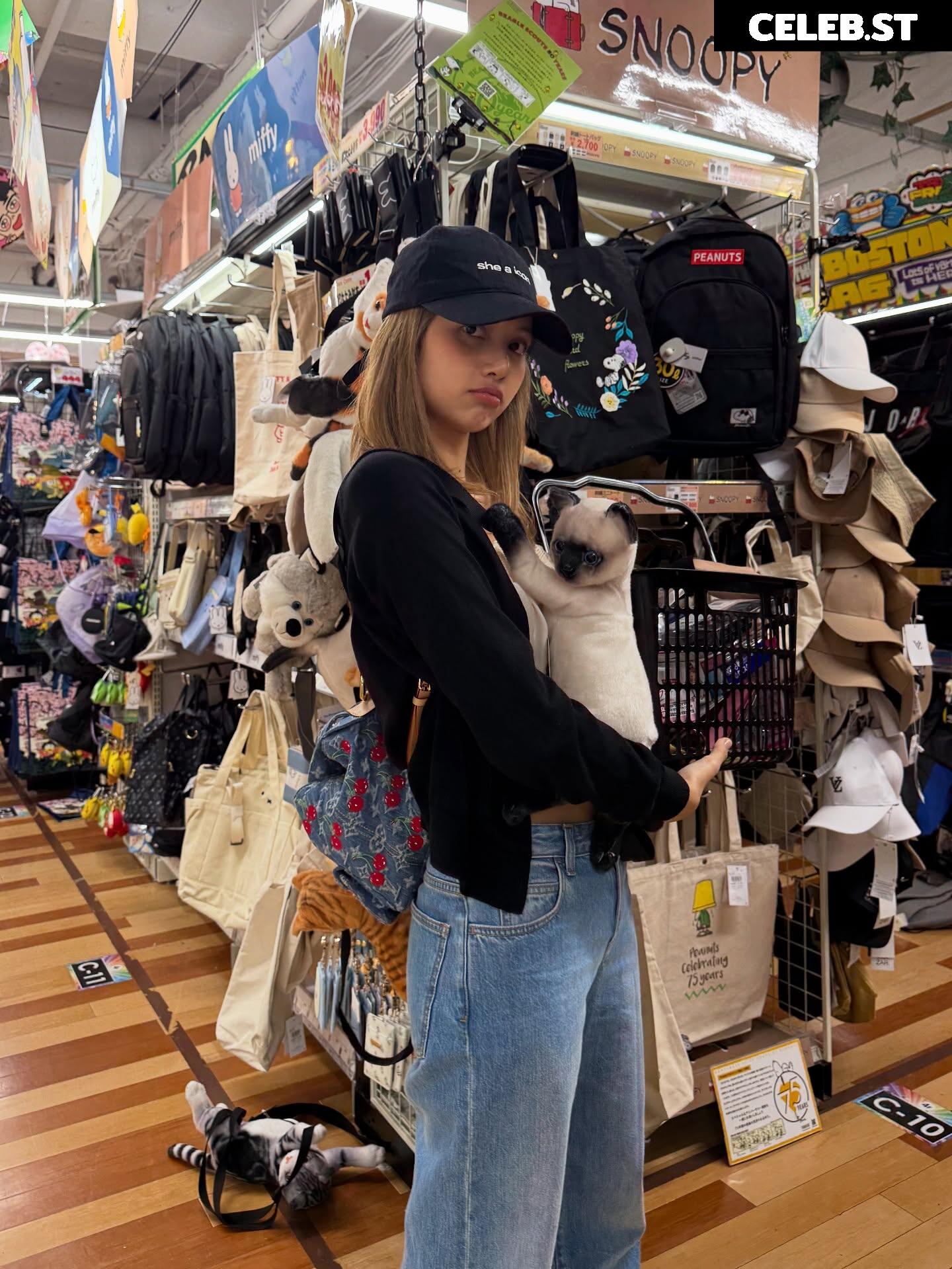 Lisa | BLΛƆKPIИK (Blackpink) Image 10025019