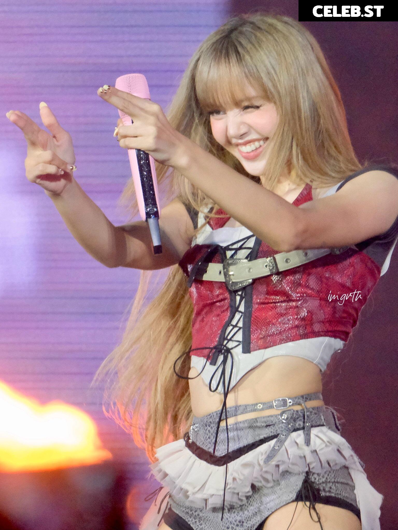 Lisa | BLΛƆKPIИK (Blackpink) Image 10025047