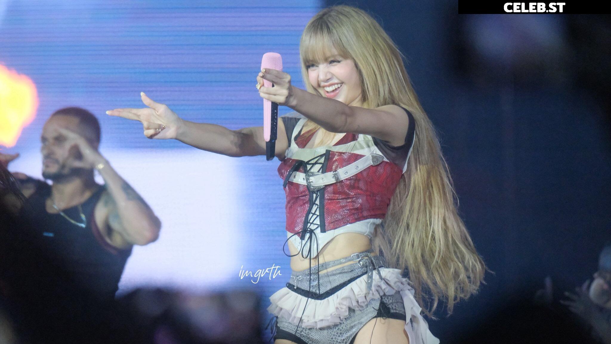 Lisa | BLΛƆKPIИK (Blackpink) Image 10025045