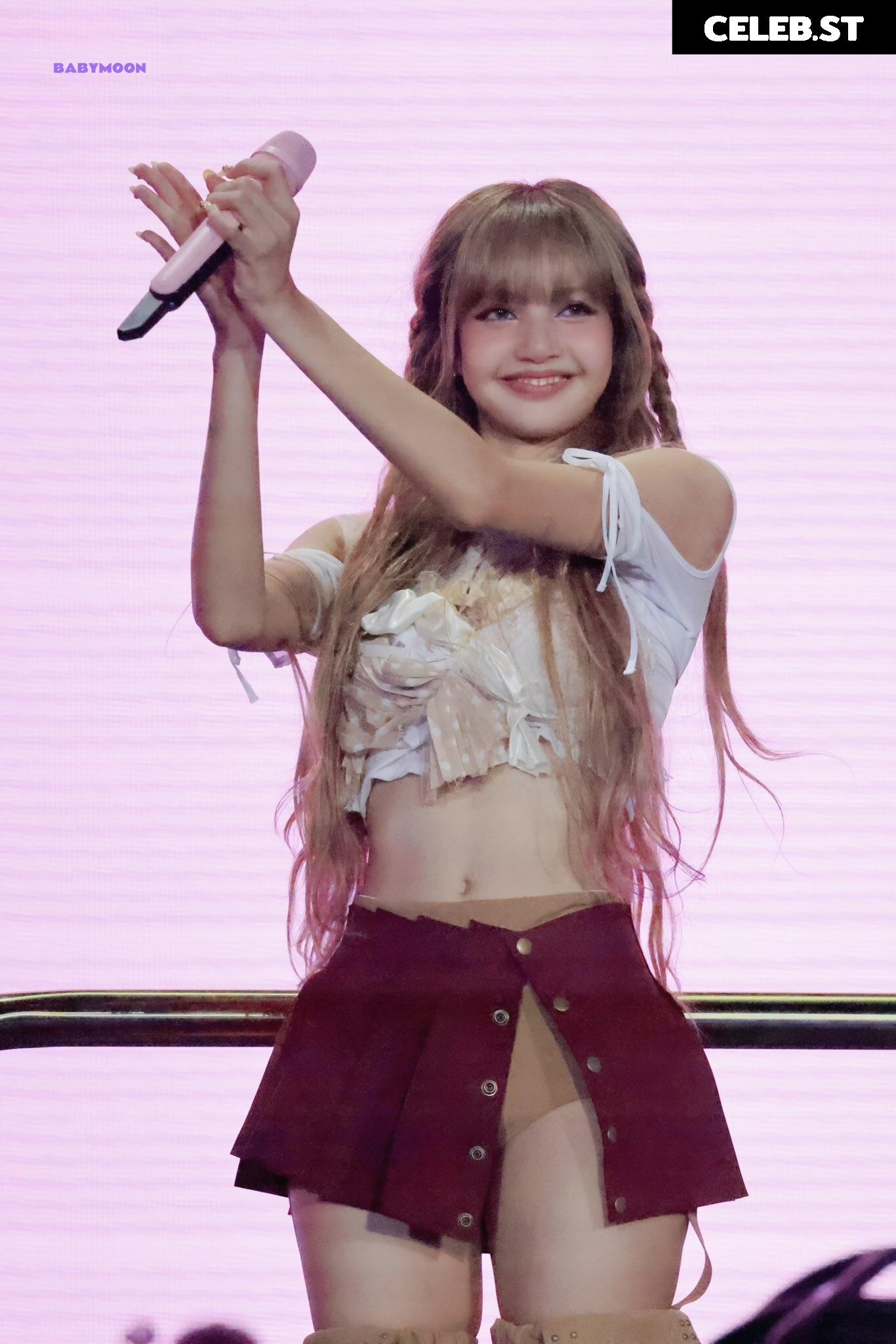 Lisa | BLΛƆKPIИK (Blackpink) Image 10025320