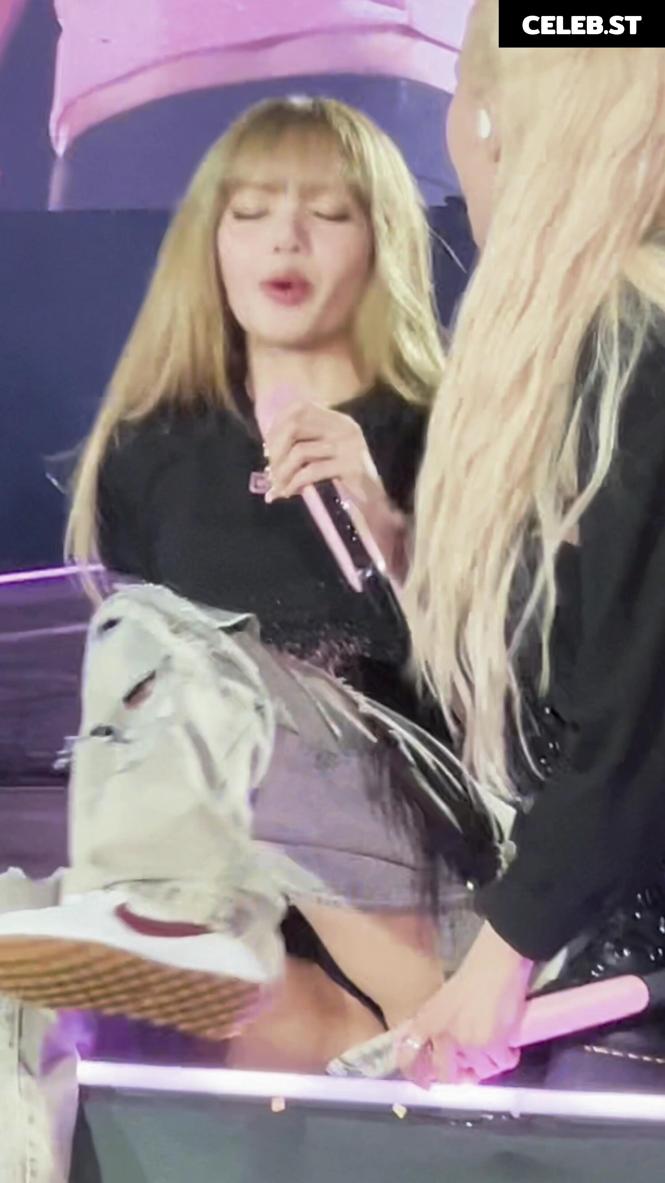 Lisa | BLΛƆKPIИK (Blackpink) Image 10025332