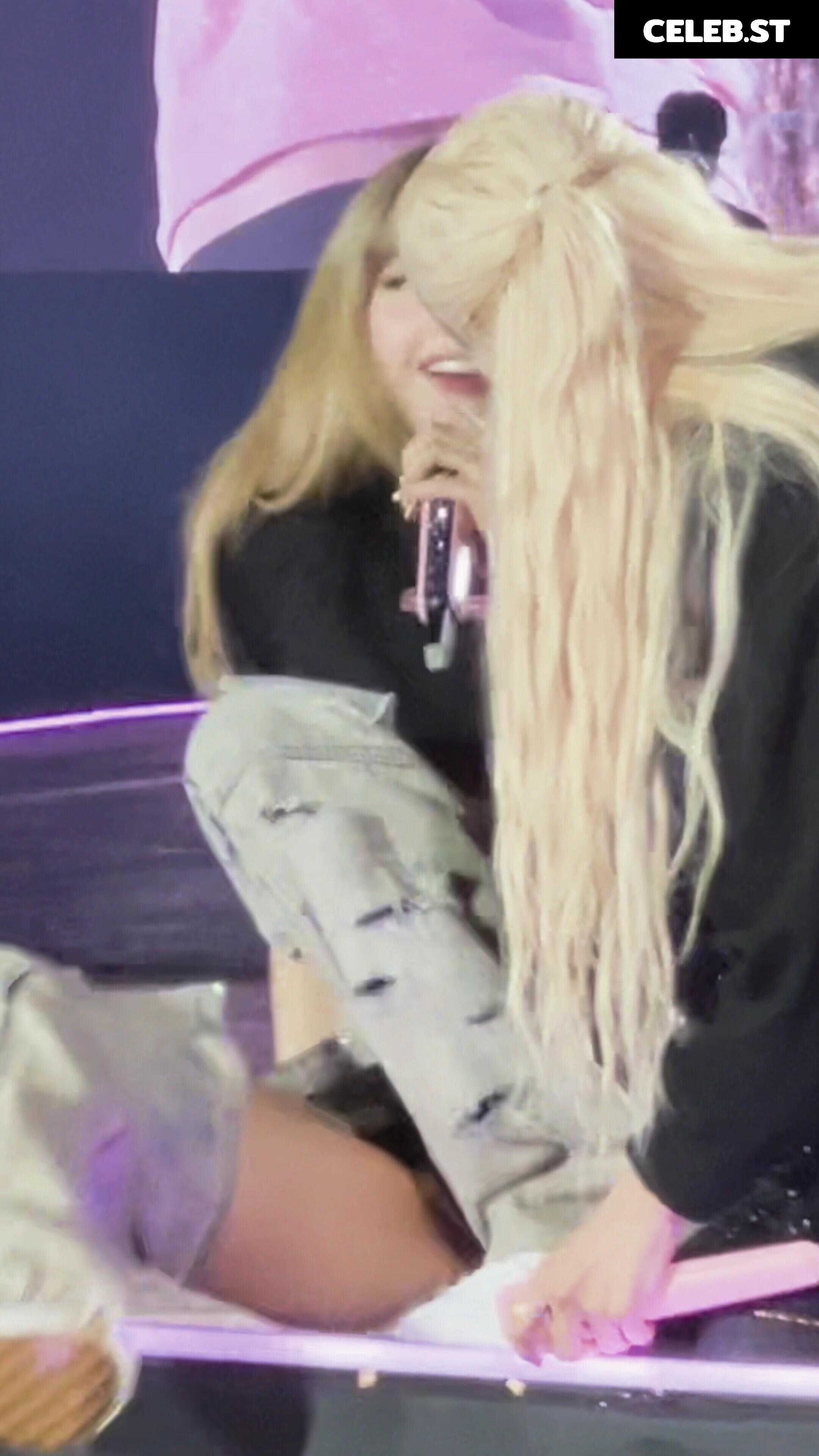 Lisa | BLΛƆKPIИK (Blackpink) Image 10025331