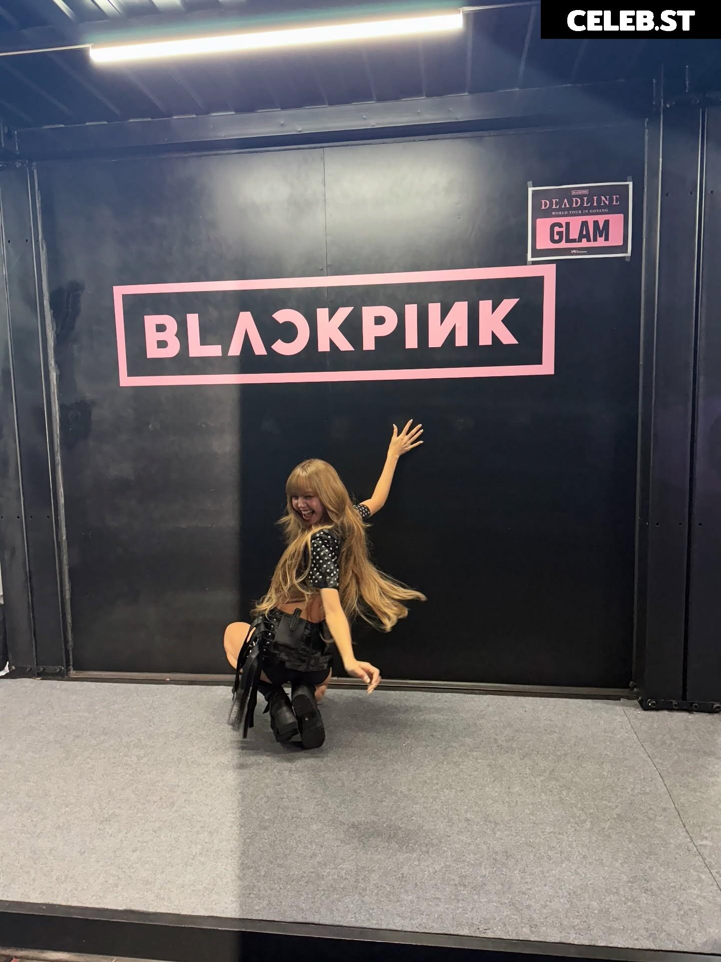 Lisa | BLΛƆKPIИK (Blackpink) Image 10025296