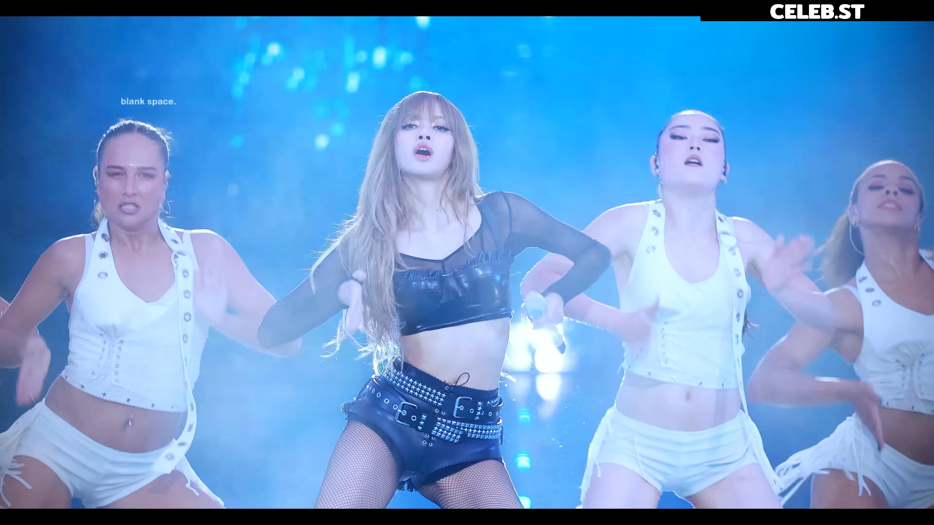 Lisa | BLΛƆKPIИK (Blackpink) Image 10025268