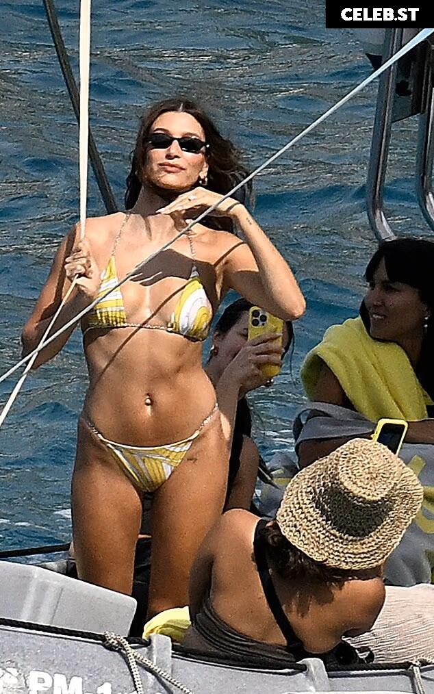 Hailey Baldwin Bieber Image 10024844