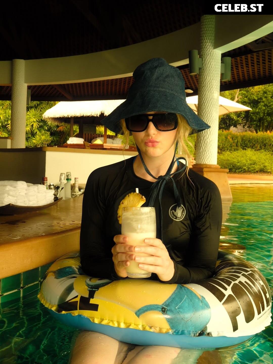 Kathryn Newton Image 10024124